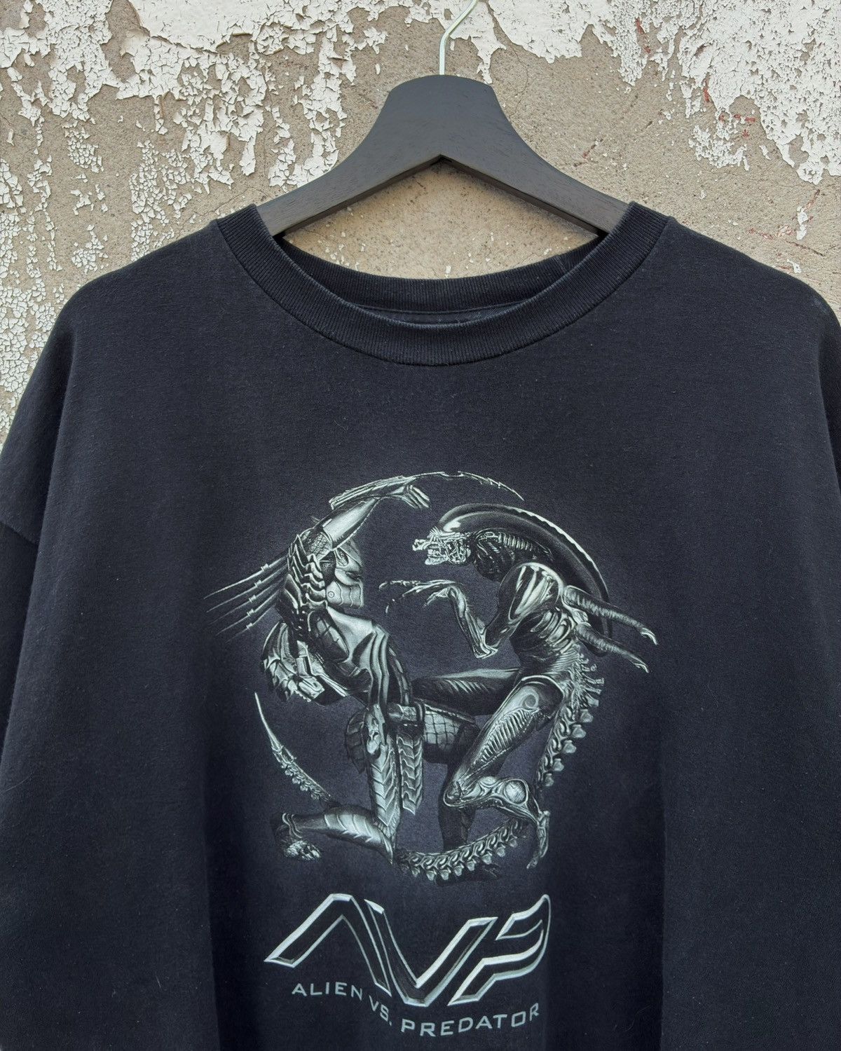 Vintage Vintage 2004 Alien vs Predator Movie Promo Tee Size US XL / EU 56 / 4 - 4 Thumbnail