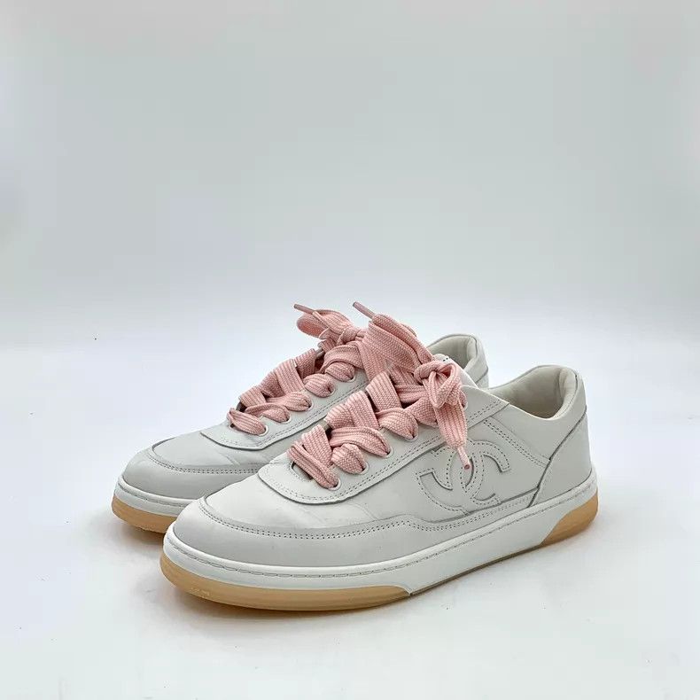 Chanel Chanel White double C logo lace-up casual flat sneakers Size US 7 / IT 37 - 1 Thumbnail