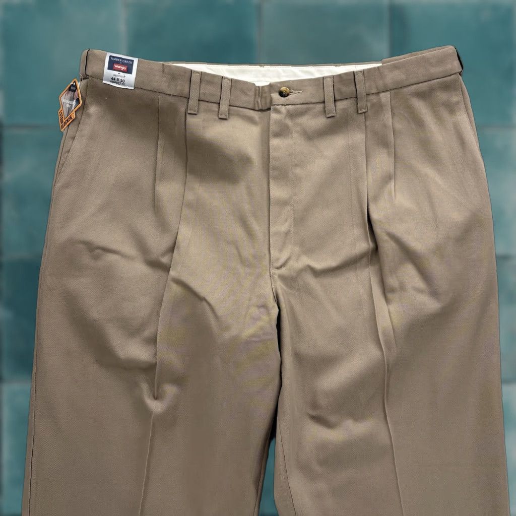 Wrangler Wrangler Timber Creek Perfect Fit Pants Mens 44x30 Beige Pleated Khaki Workwear Size US 44 / EU 60 - 1 Thumbnail