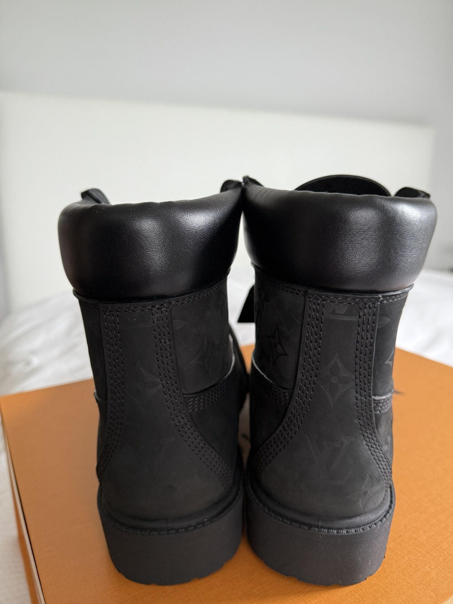Louis Vuitton × Timberland Louis Vuitton Timberland 6" Ankle Boot Black Monogram Size US 10 / EU 43 - 7 Thumbnail