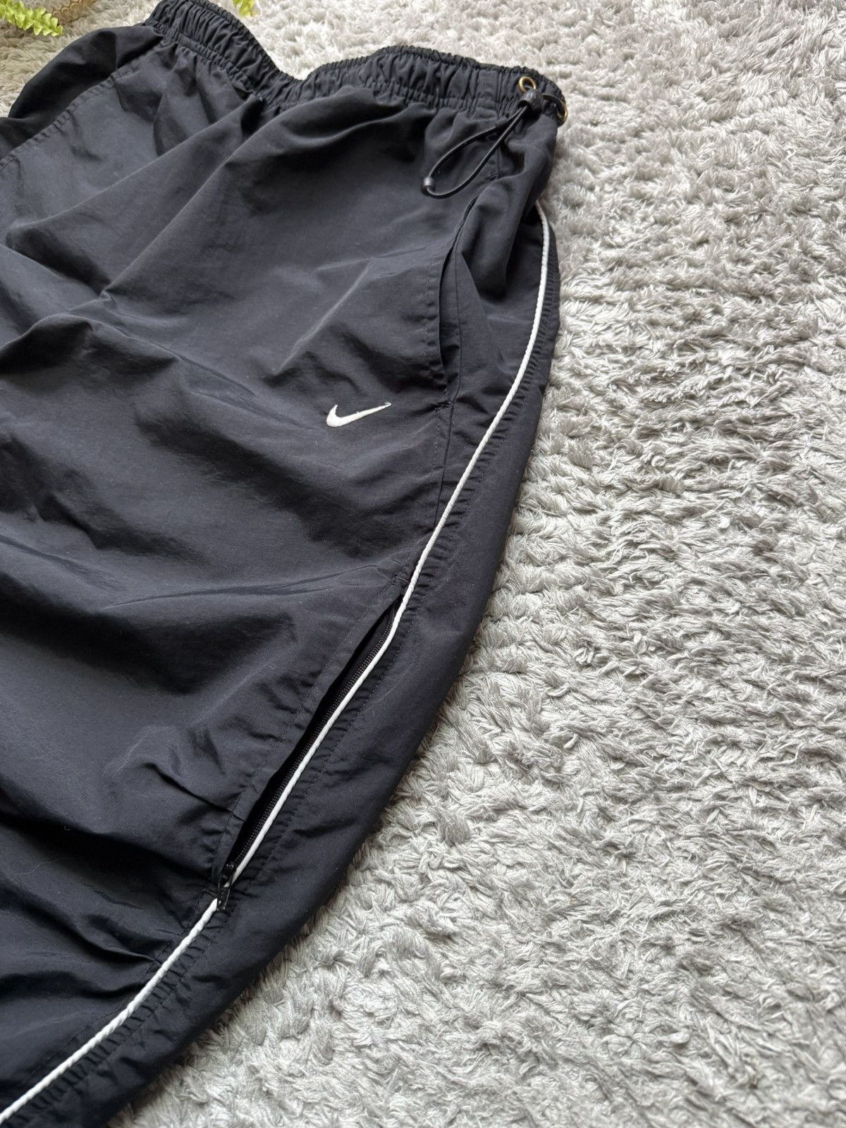 Nike 00s Nike Shorts Vintage Nylon Rare Retro Swoosh Shox Drill Size US 34 / EU 50 - 5 Thumbnail