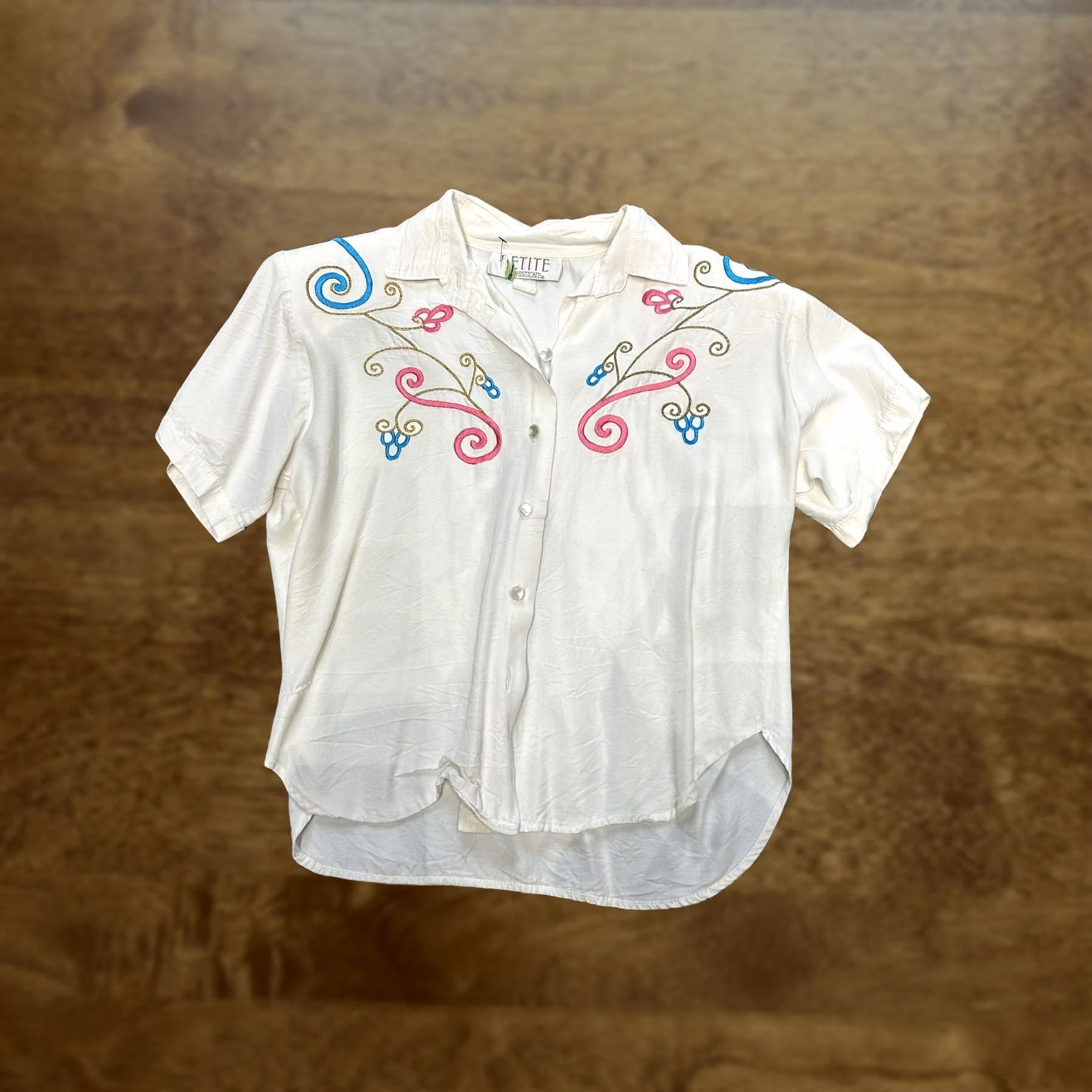Vintage VINTAGE Petite Sophisticate Shirt Womens Petite Small Embroidered Floral Button Up White Size S / US 4 / IT 40 - 1 Thumbnail