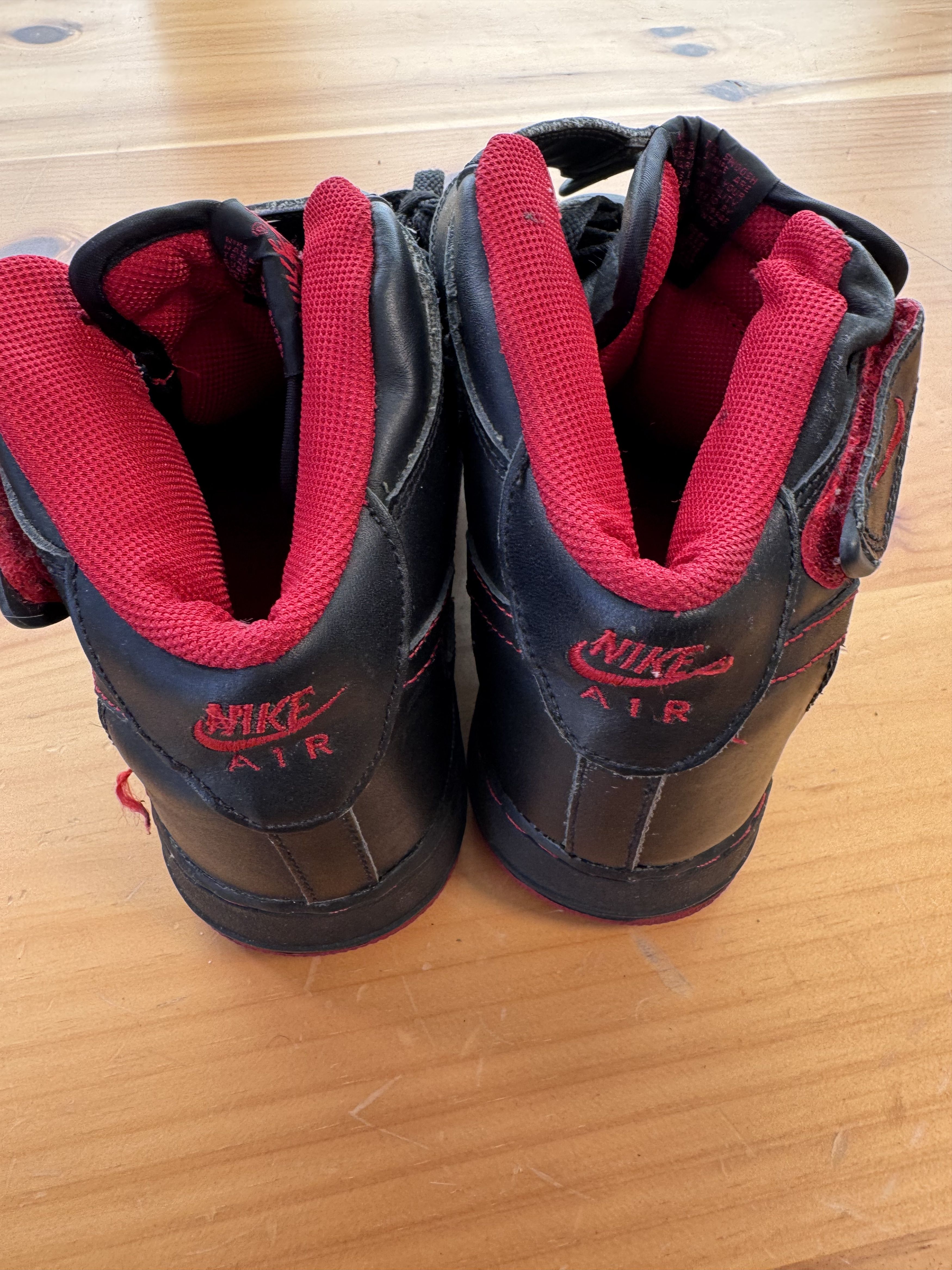 Nike 2002 Nike Air Force 1 Mid Black Red Contrast stitch Size US 9 / EU 42 - 8 Thumbnail