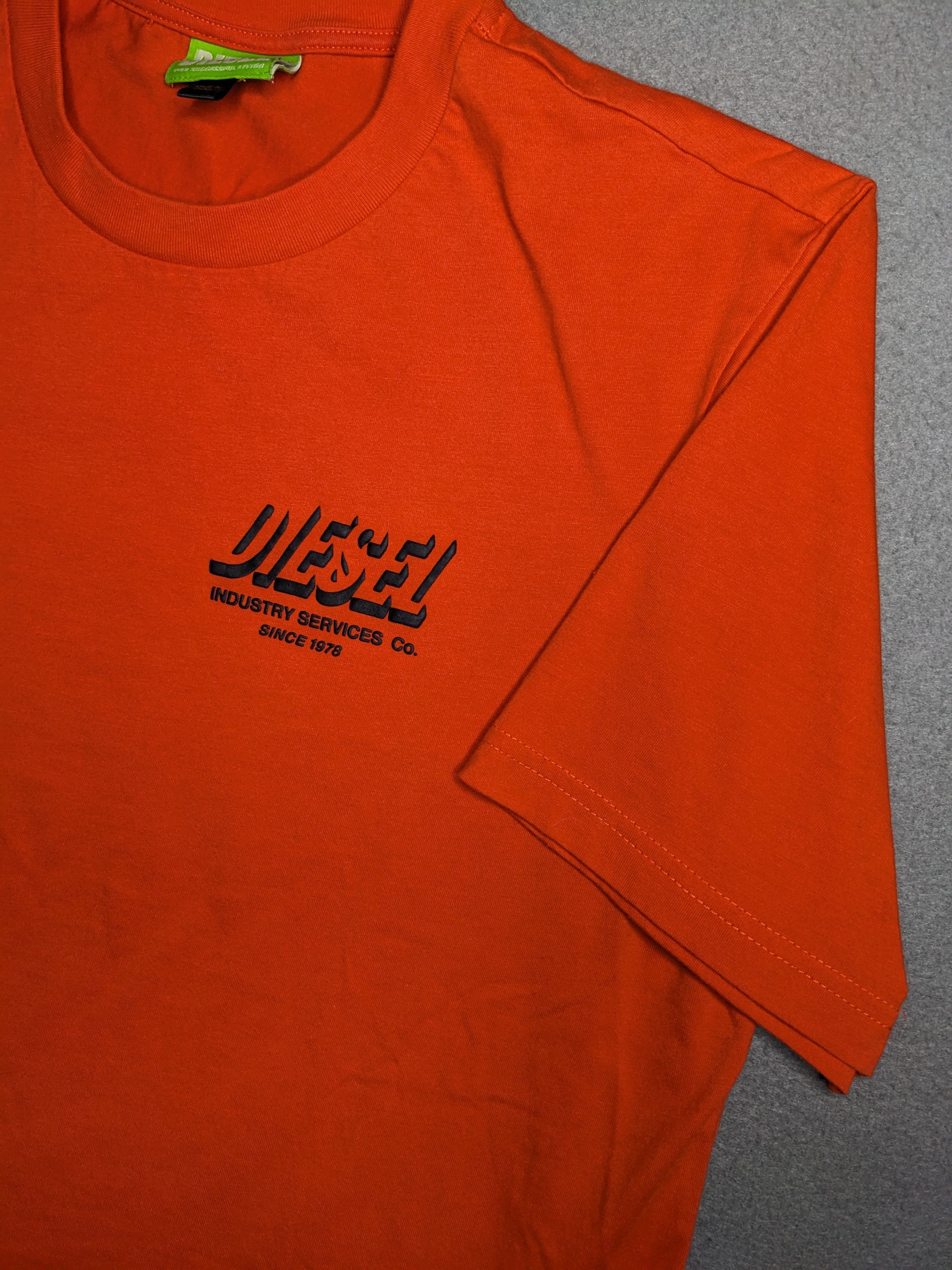 Diesel Diesel Cropped T-Shirt Mens Small Graphic Tee Italy Orange Size US S / EU 44-46 / 1 - 1 Thumbnail