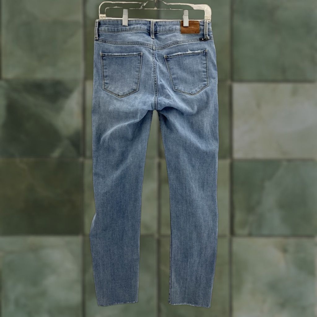Lucky Brand Lucky Brand Jeans 6 Hayden Crop Womens Jeans Blue Cotton Blend Denim 27 Inseam 28 Waist 6 Regular Cropped 90s Theme Size 28" / US 6 / IT 42 - 1 Thumbnail