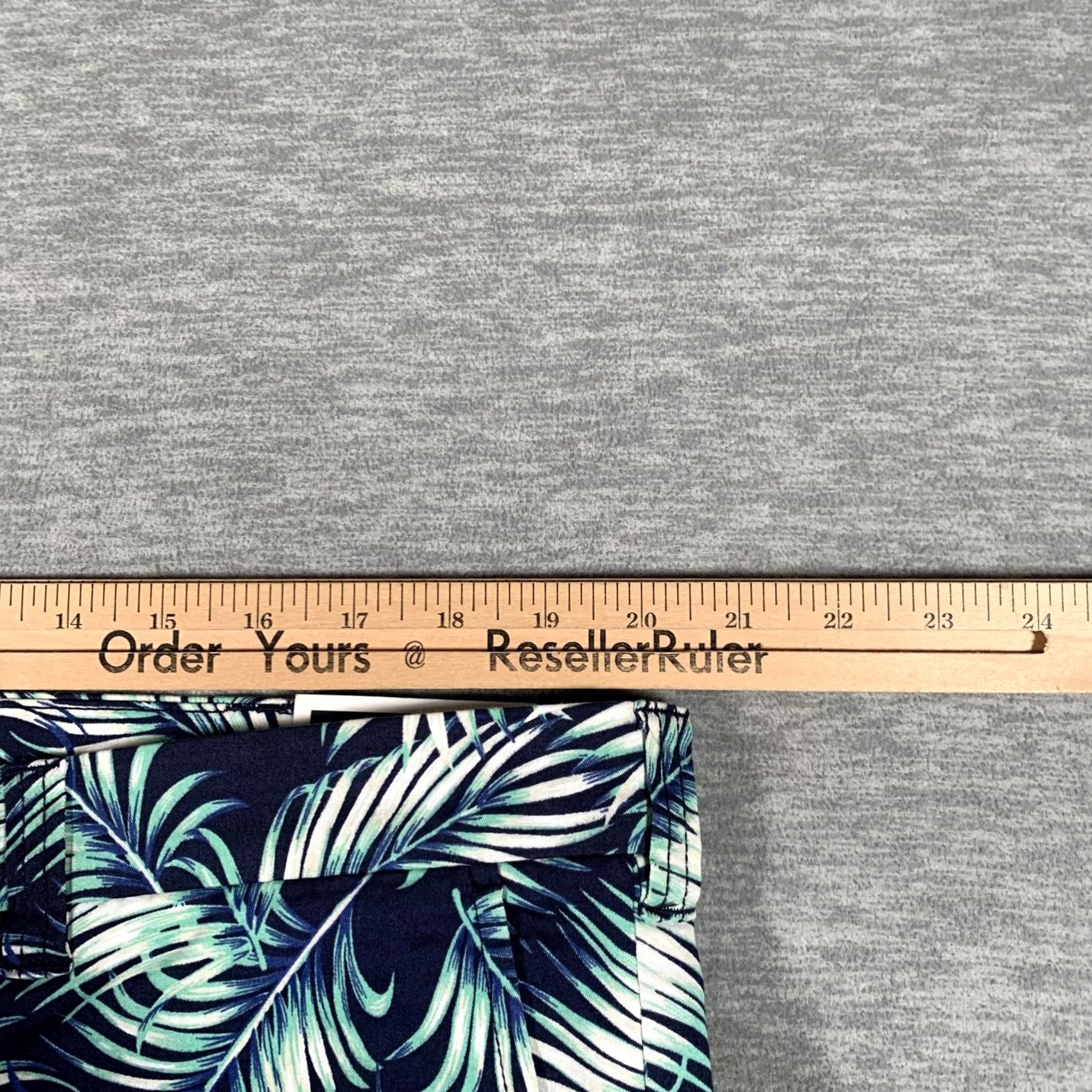 Club Room Club Room Shorts Mens 38 Blue Tropical Palm Leaf Chino 9 Inseam Stretch NWT Size US 38 / EU 54 - 7 Thumbnail
