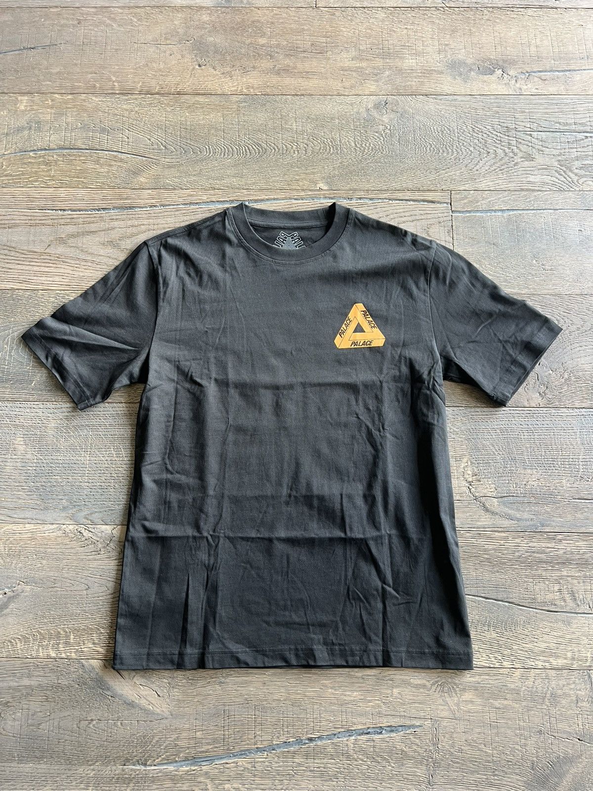 Palace Palace Tri-to-help Size US M / EU 48-50 / 2 - 1 Thumbnail