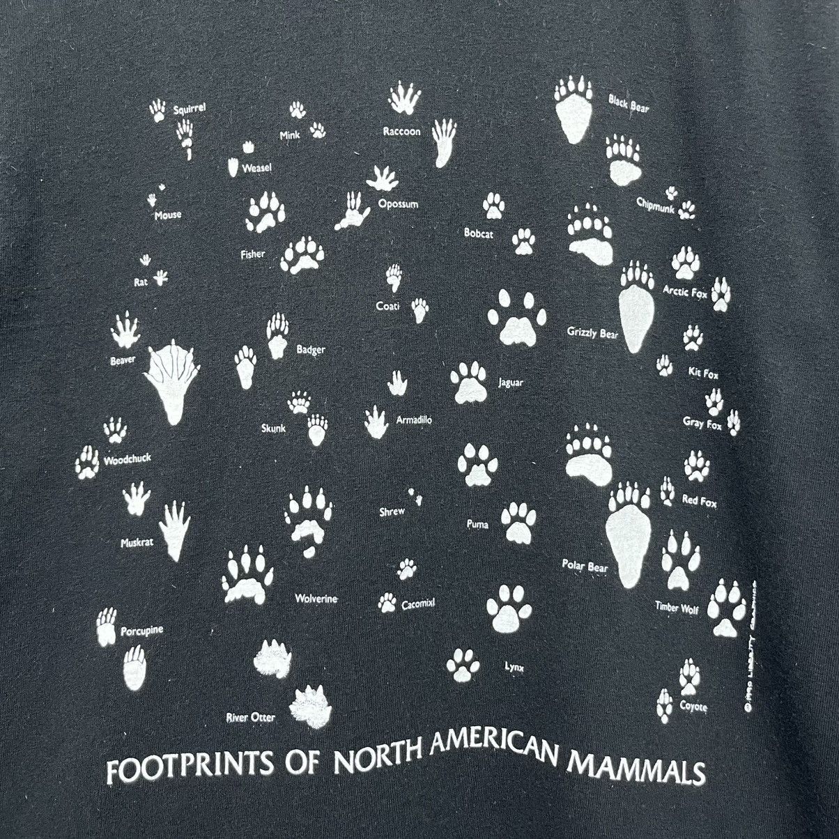 Vintage Vintage 90s Footprints Mammals T-Shirt Size US M / EU 48-50 / 2 - 5 Thumbnail