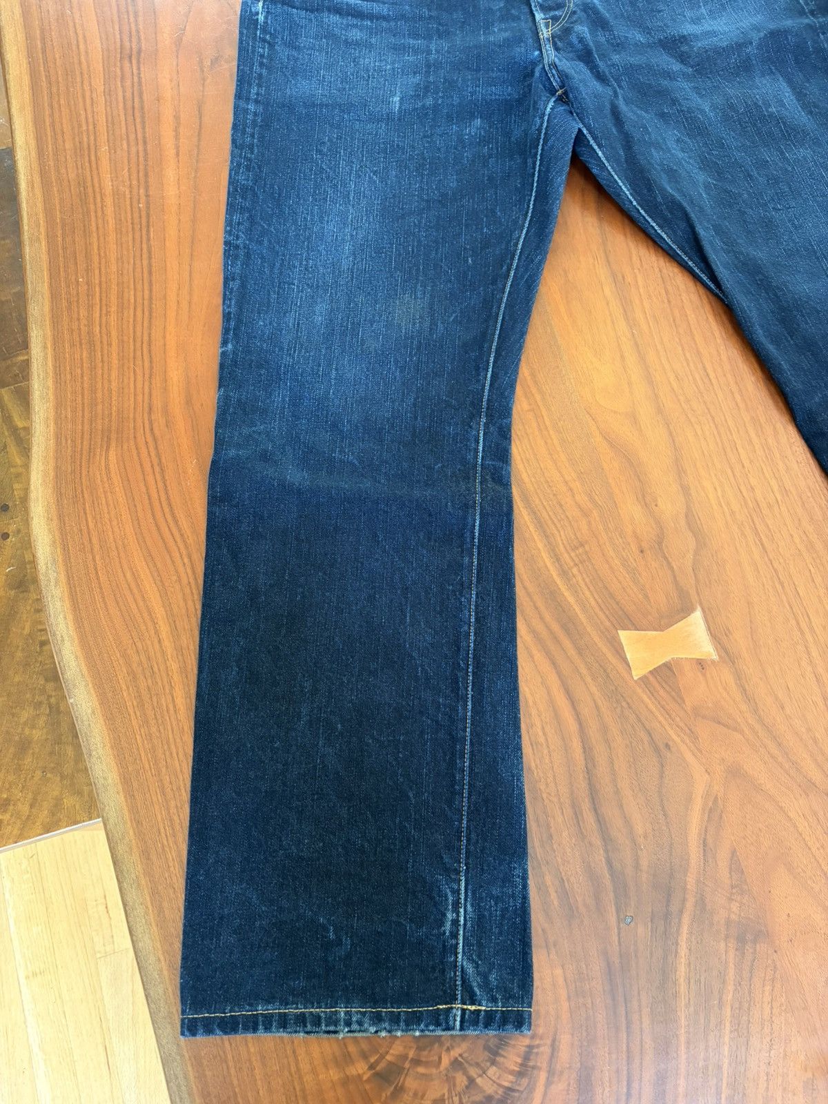 The Flat Head The Flat Head – Raw Selvedge Denim (Japan), epic fades (36) Size US 36 / EU 52 - 5 Thumbnail