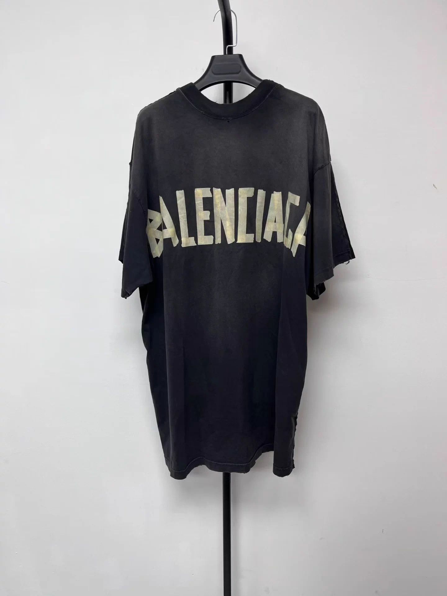 Balenciaga Balenciaga crew neck short-sleeved T-shirt with duct tape Size US M / EU 48-50 / 2 - 2 Thumbnail