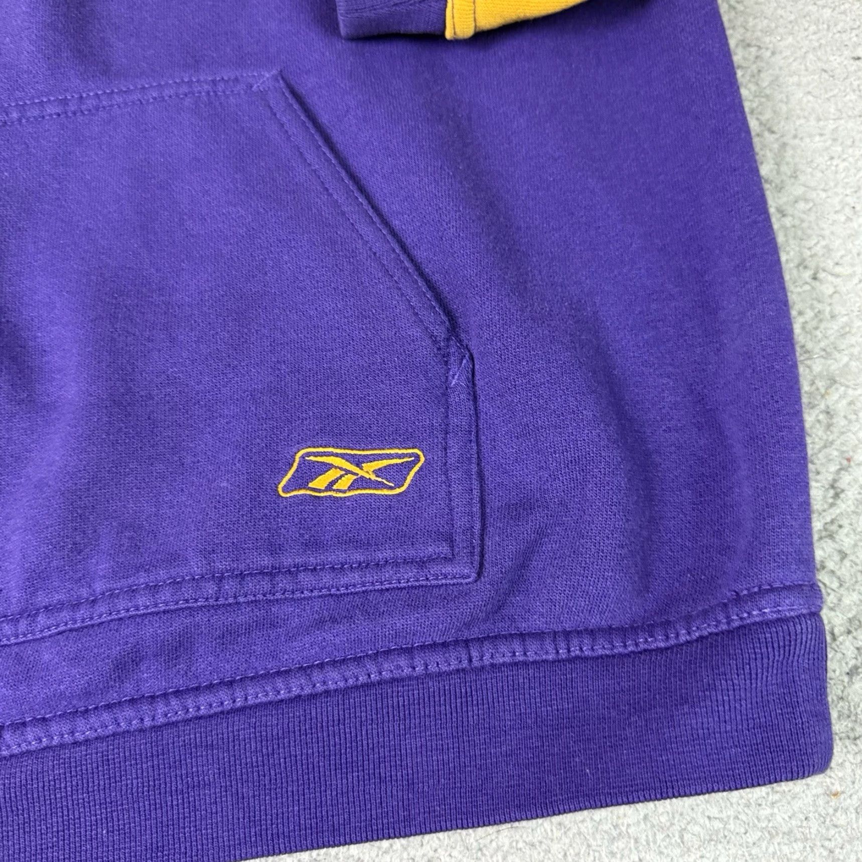 Reebok VINTAGE Reebok Hoodie Mens Purple Embroidered LA Lakers Sweatshirt M Size US M / EU 48-50 / 2 - 4 Thumbnail