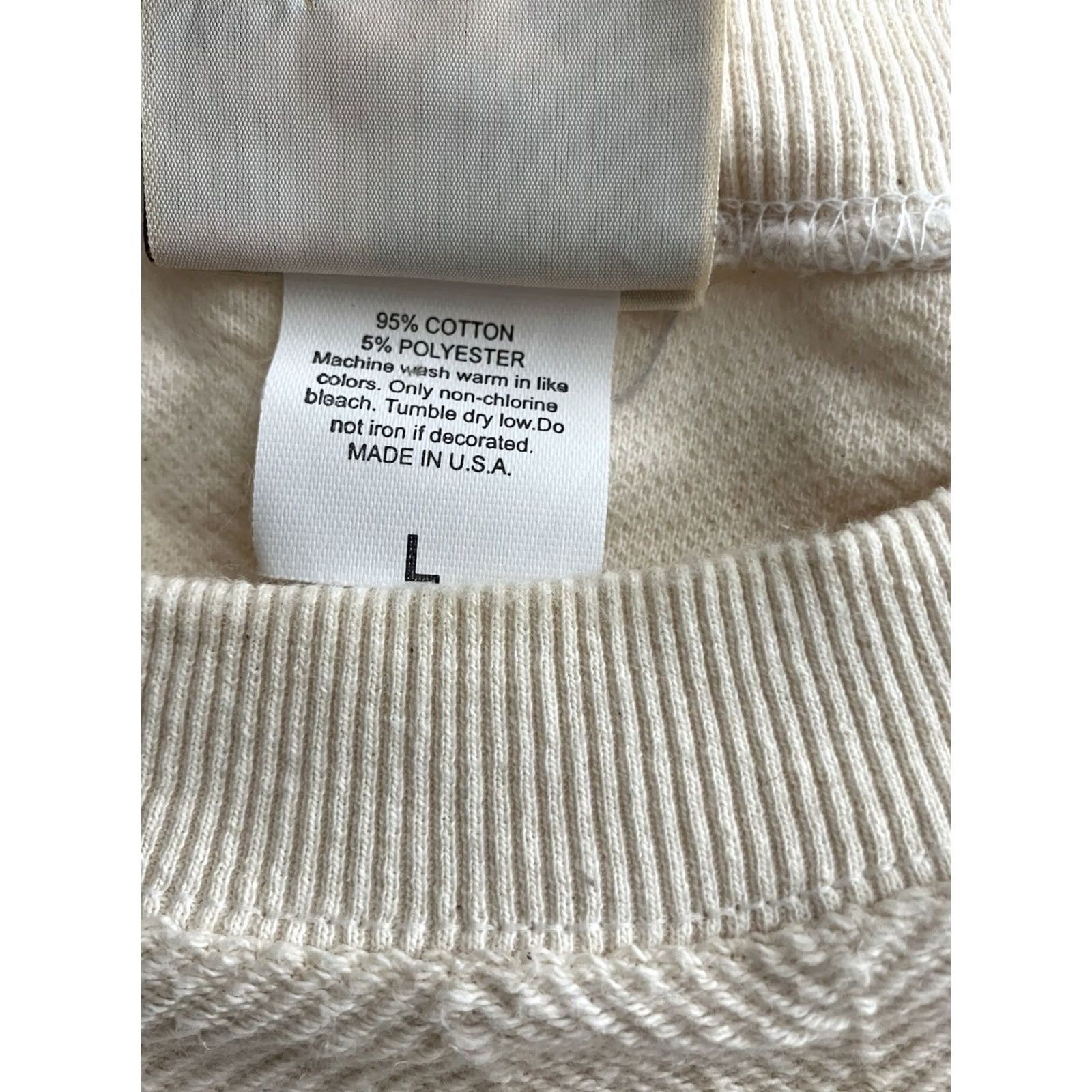 Vintage VINTAGE American outdoorsmen Sweater Crew Neck Long Sleeve Embroidered Wolf Large Ivory Men Pullover 80s Outdoor Hunting Size US L / EU 52-54 / 3 - 4 Thumbnail