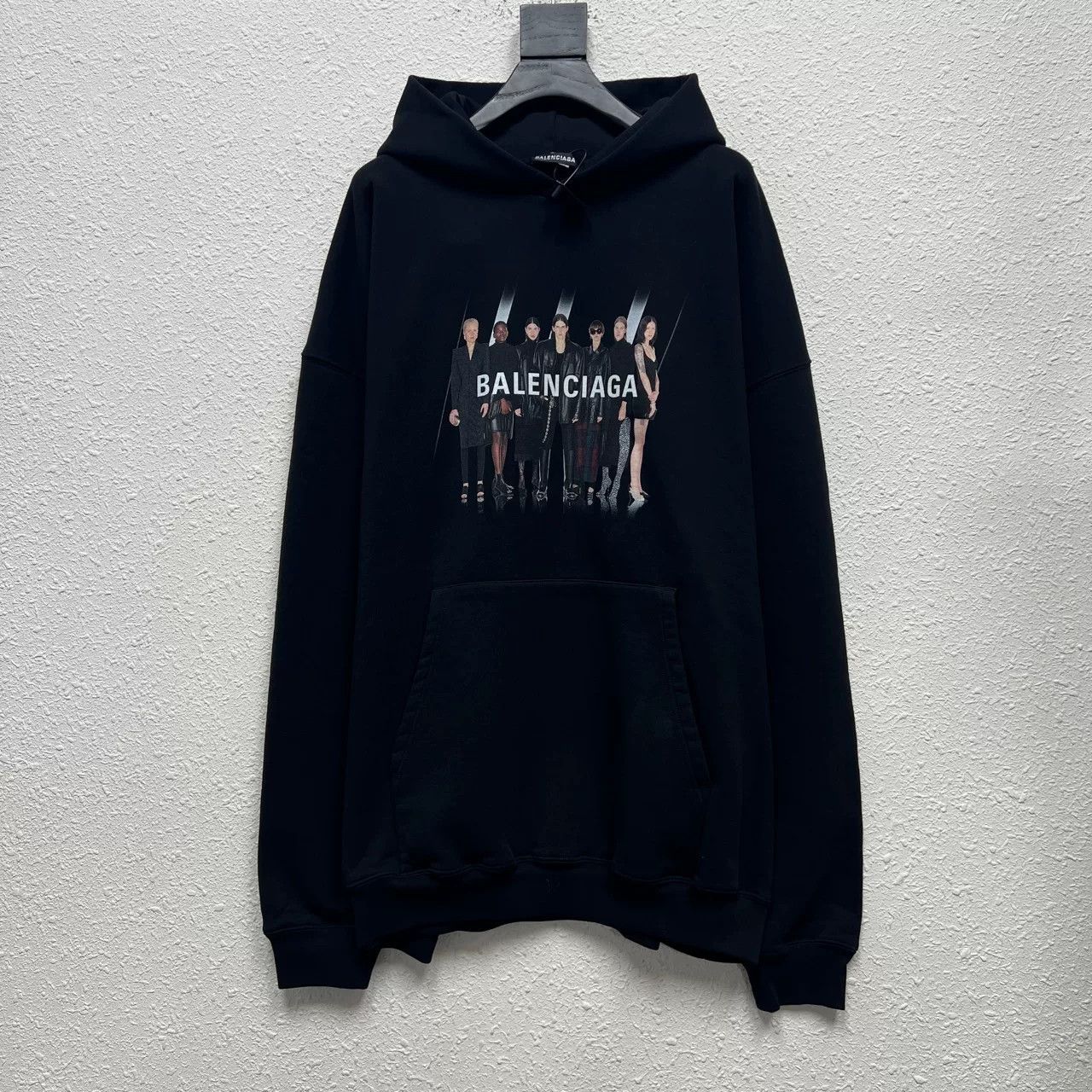 Balenciaga balenciaga portrait logo hoodie size xs Size US XS / EU 42 / 0 - 1 Thumbnail