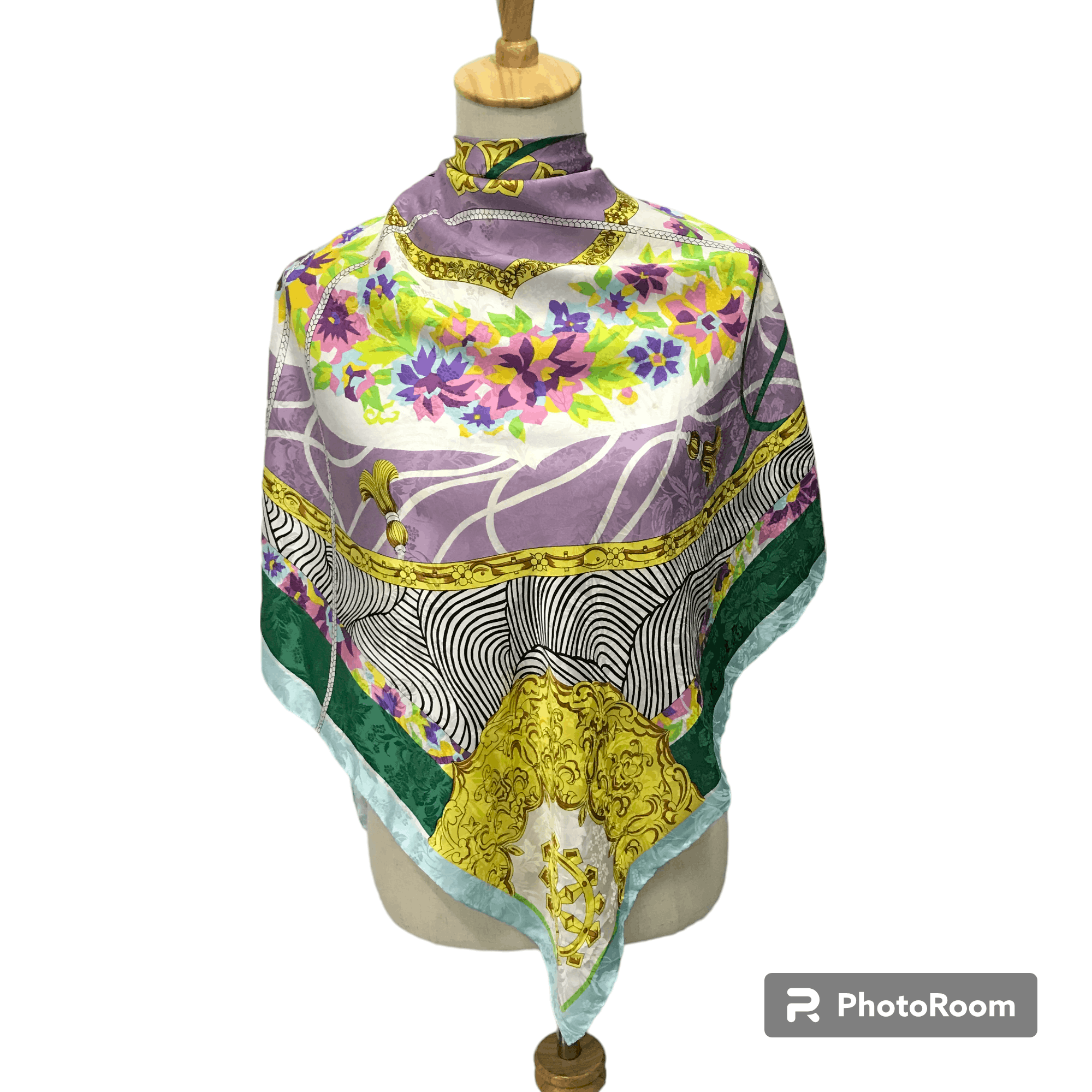 Japanese Brand Kyorin Luxury Floral Silk Scarf M125 Size ONE SIZE - 1 Thumbnail