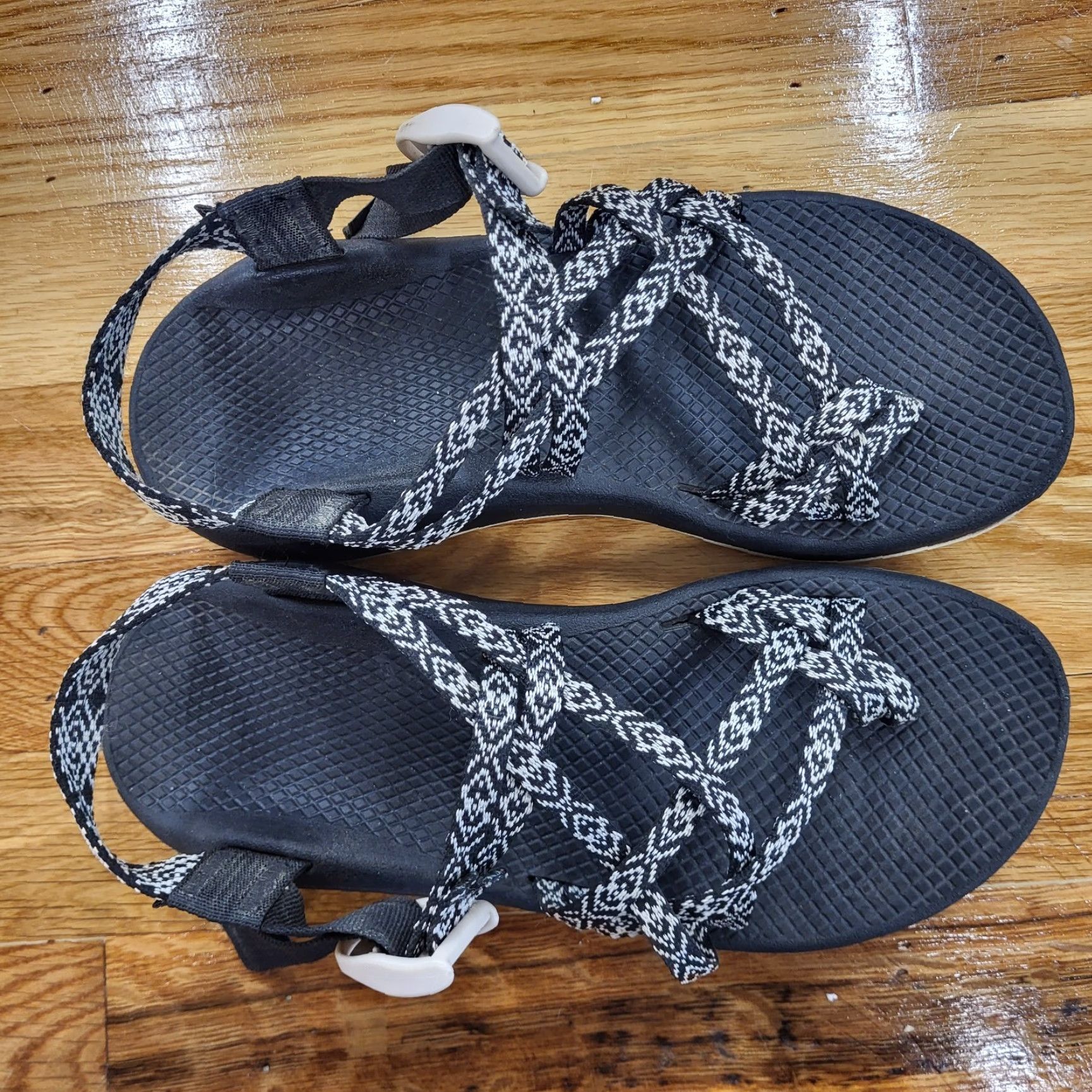 Chaco Chaco Sandal Womens US Size 9 M Zcloud X2 Sport Sandal Webb Angora Black & White Webb Angora Black & White M Womens Sandal Chaco Z/Cloud X2 Size US 9 / IT 39 - 4 Thumbnail