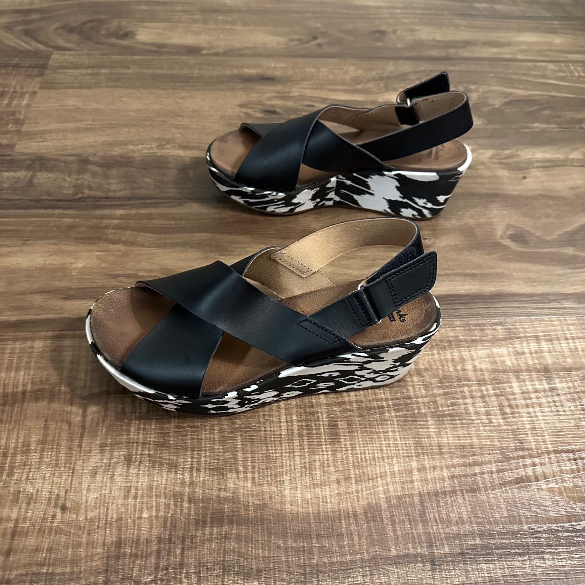 Clarks Clarks Stasha Hale Wedge Slingback strap black/whiteSz 7 Size US 7 / IT 37 - 9 Thumbnail