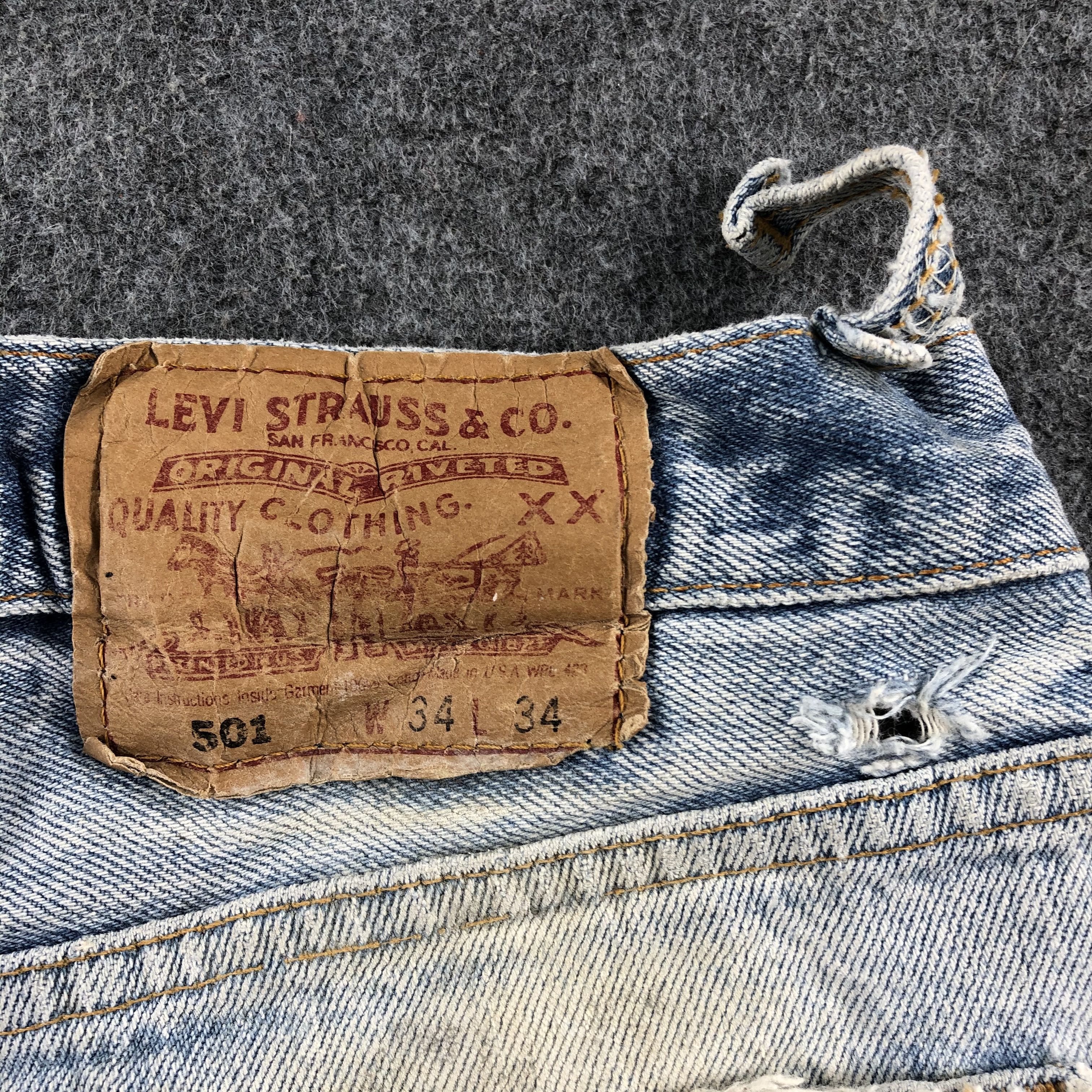 Levi's Vintage 90s Light Wash Levis 501 Jeans-J2611 Size US 33 - 5 Thumbnail
