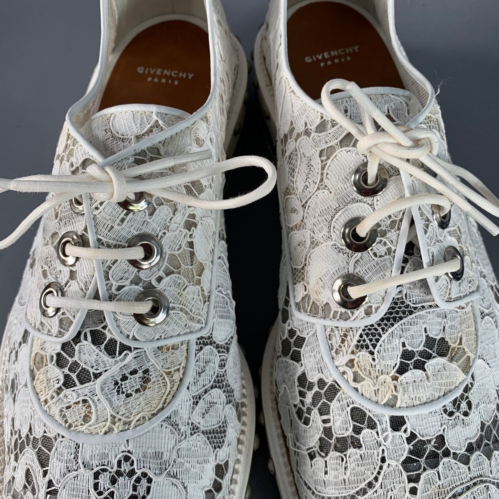 Givenchy GIVENCHY Size 10 White Leather Lace Studded Derby Shoes Size US 10 / IT 40 - 9 Thumbnail