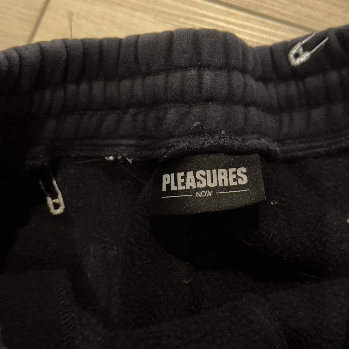 SUPREME FUCK EVERYBODY PIN