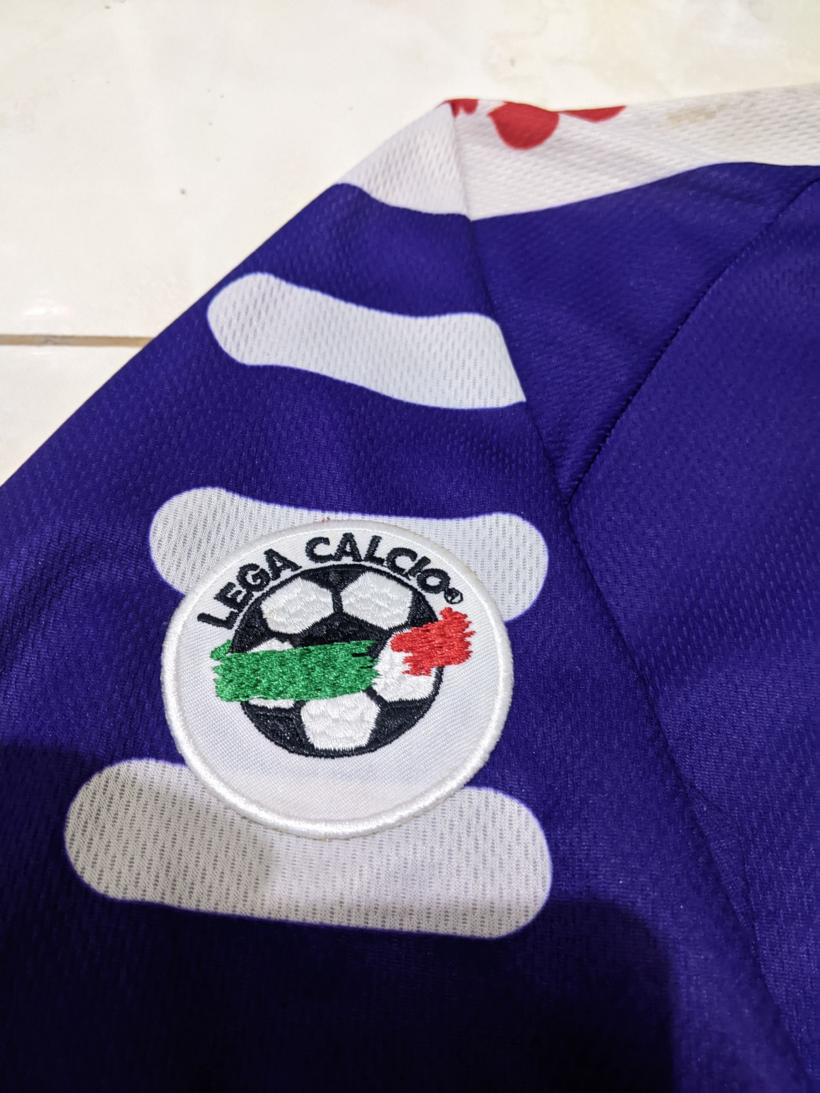 Fila Fiorentina home 1998 Batistuta Jersey football shirt Size US L / EU 52-54 / 3 - 9 Thumbnail
