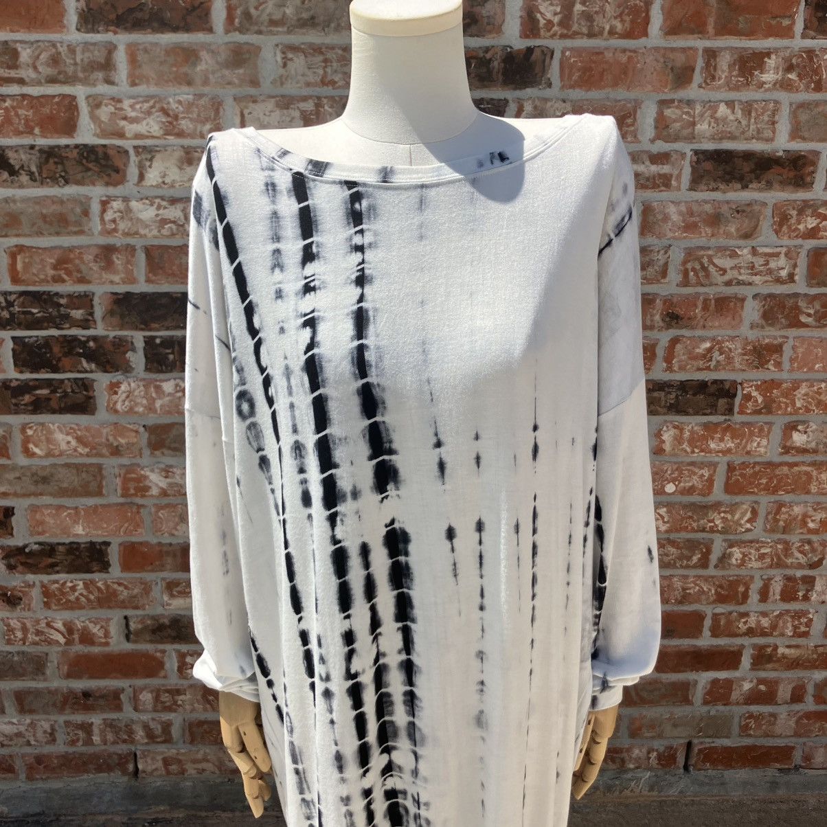 Other Renee C. Black and White Sheath Dress with Bishop Sleeves Size XL / US 12-14 / IT 48-50 - 2 Thumbnail