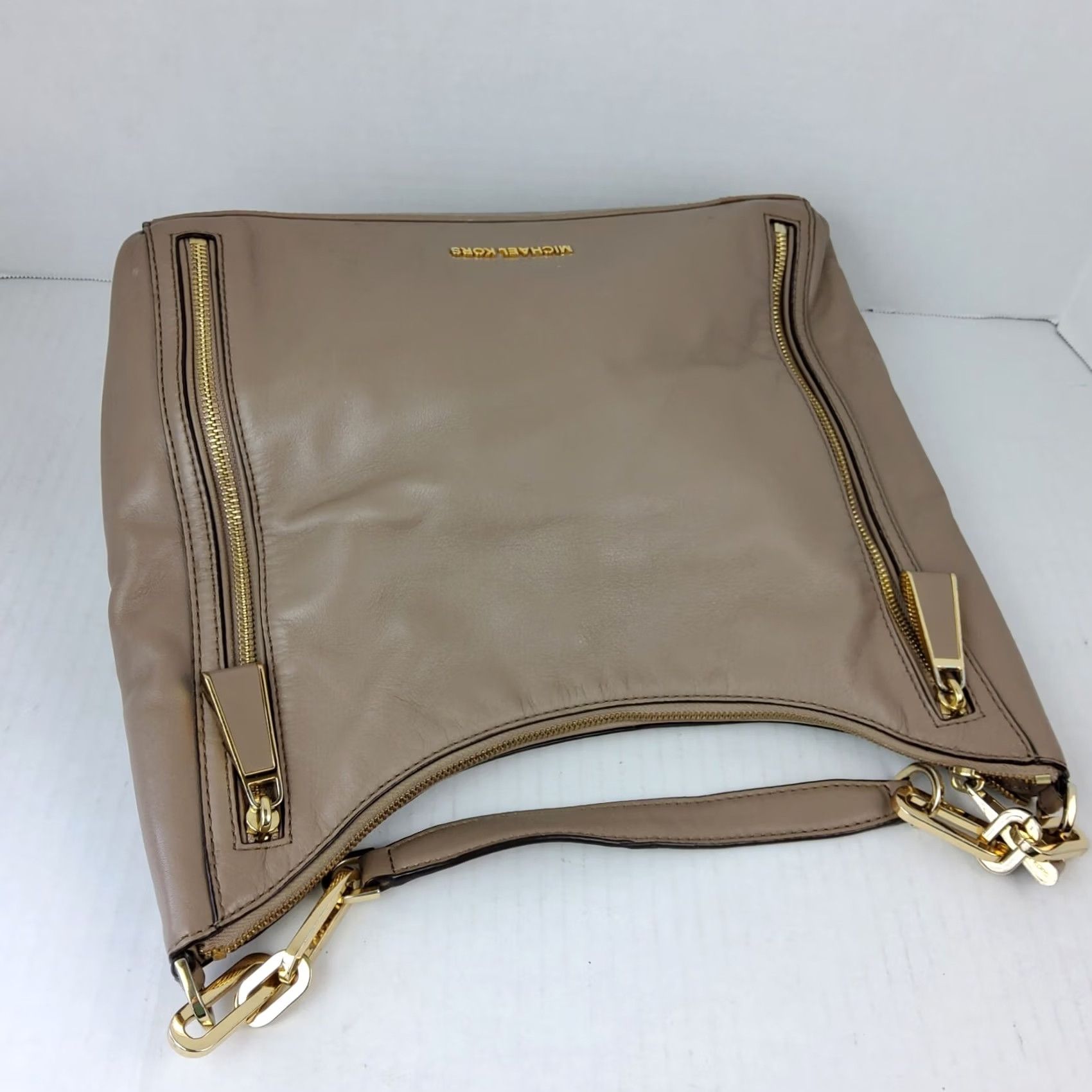 Michael Kors Michael Kors Leather Shoulder Bag Purse MK Triple Zip Leather Taupe Women Size ONE SIZE - 5 Thumbnail