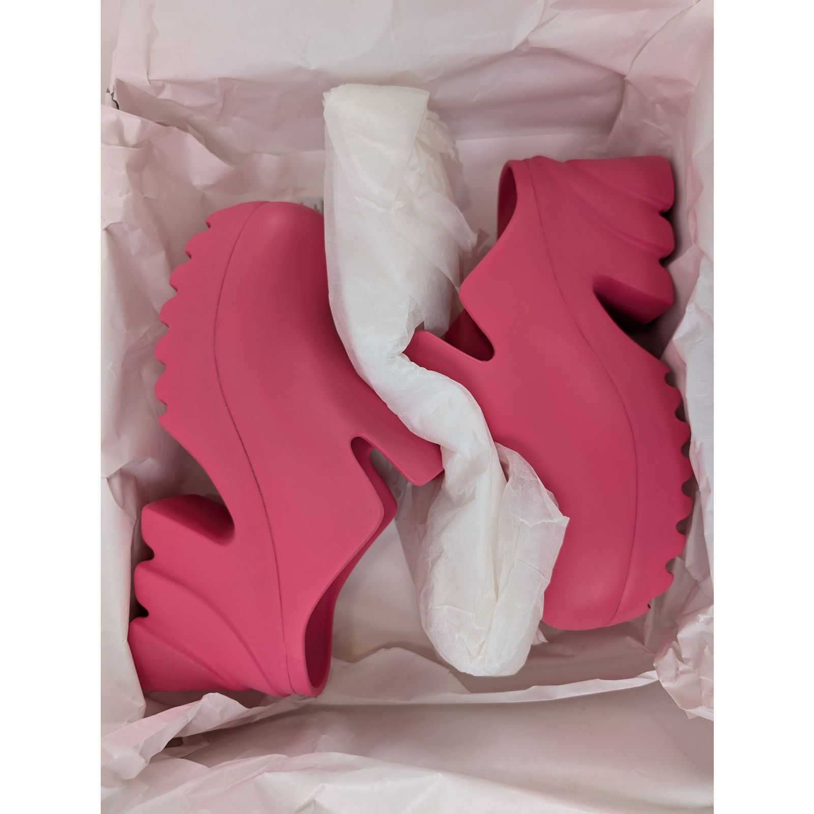 Bottega Veneta o1rshd1 Gel Rubber Flash Pump in Cranberry Size US 9 / IT 39 - 12 Thumbnail