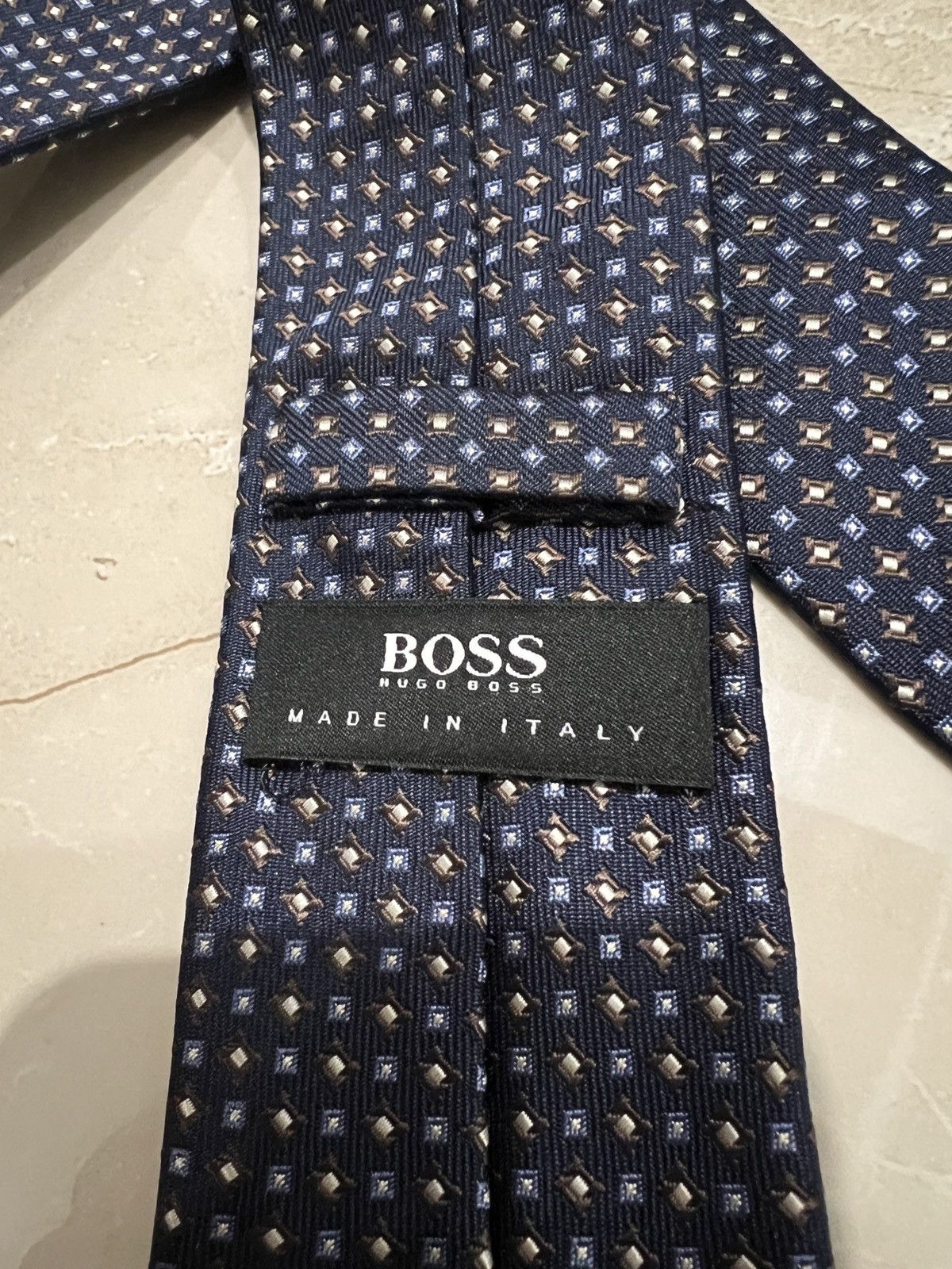 Vintage Vintage hugo boss tie with a cool design Size ONE SIZE - 1 Thumbnail