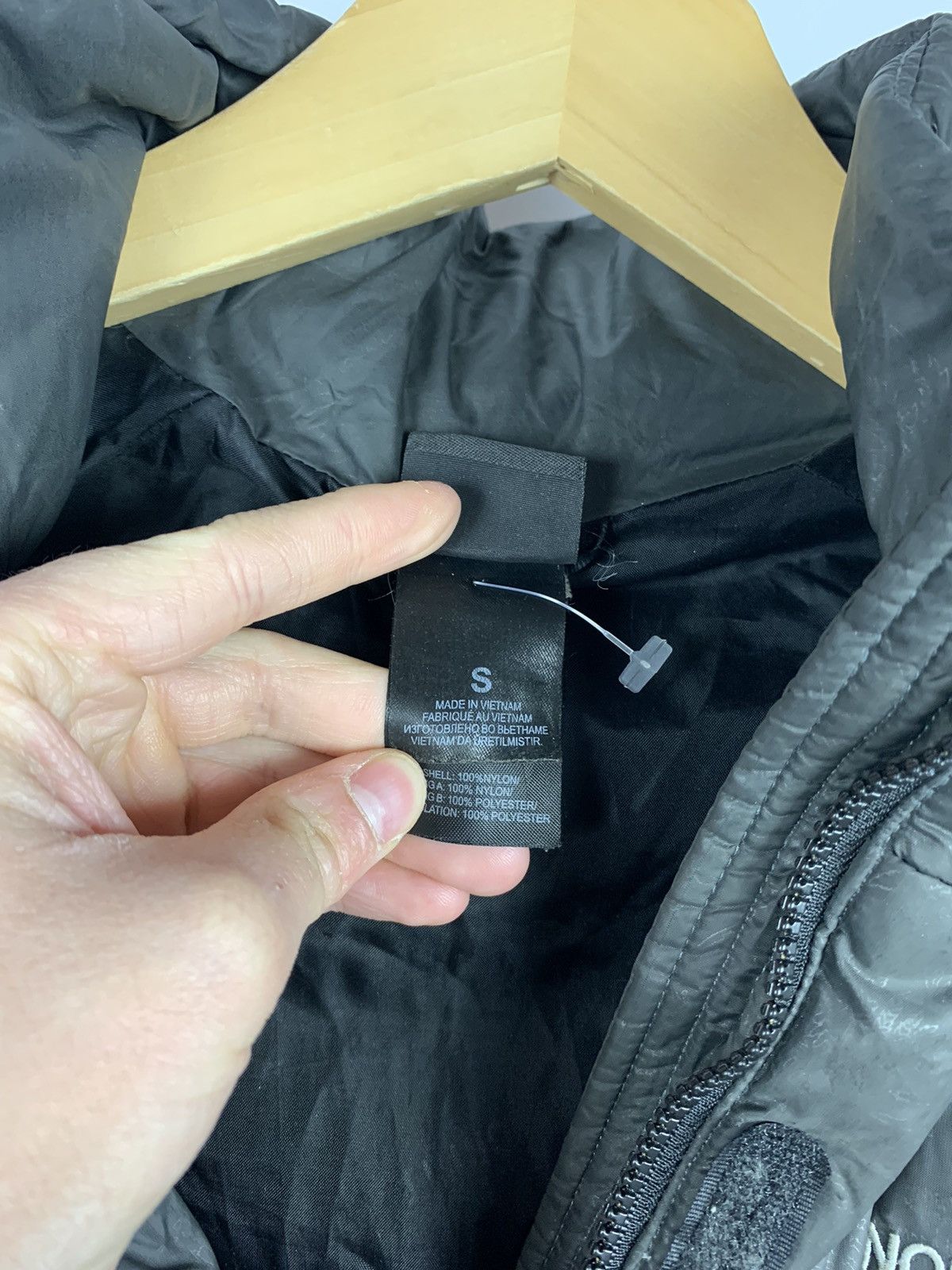The North Face Vintage The North Face 550 Puffer Down Full Zip Jacket Hood Size S / US 4 / IT 40 - 14 Thumbnail