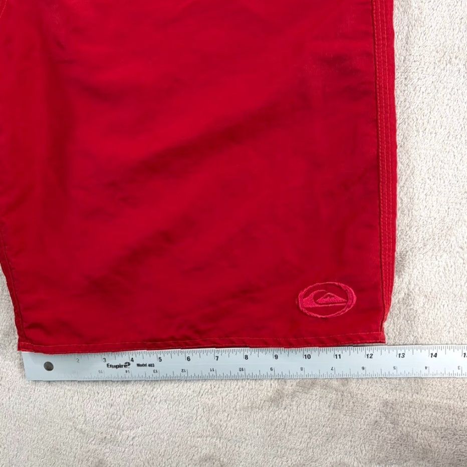 Quiksilver VINTAGE Quiksilver Board Shorts Men 33 Red Grey Multi SpellOut Logo Surf Pocket 33 Size US 33 - 6 Thumbnail