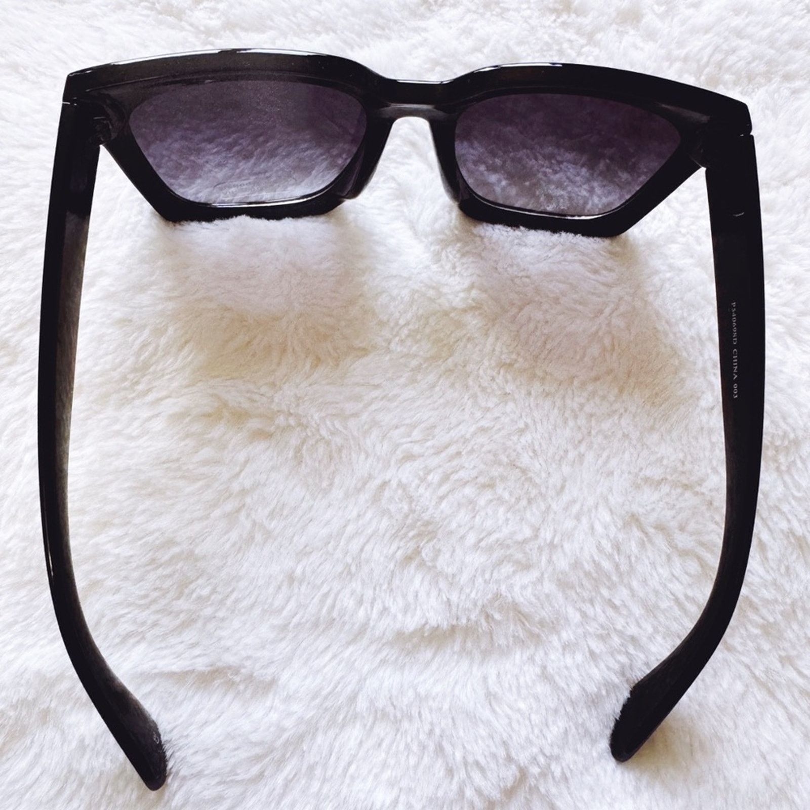Other Liora Black Oversized Bold Sunglasses Size ONE SIZE - 9 Thumbnail