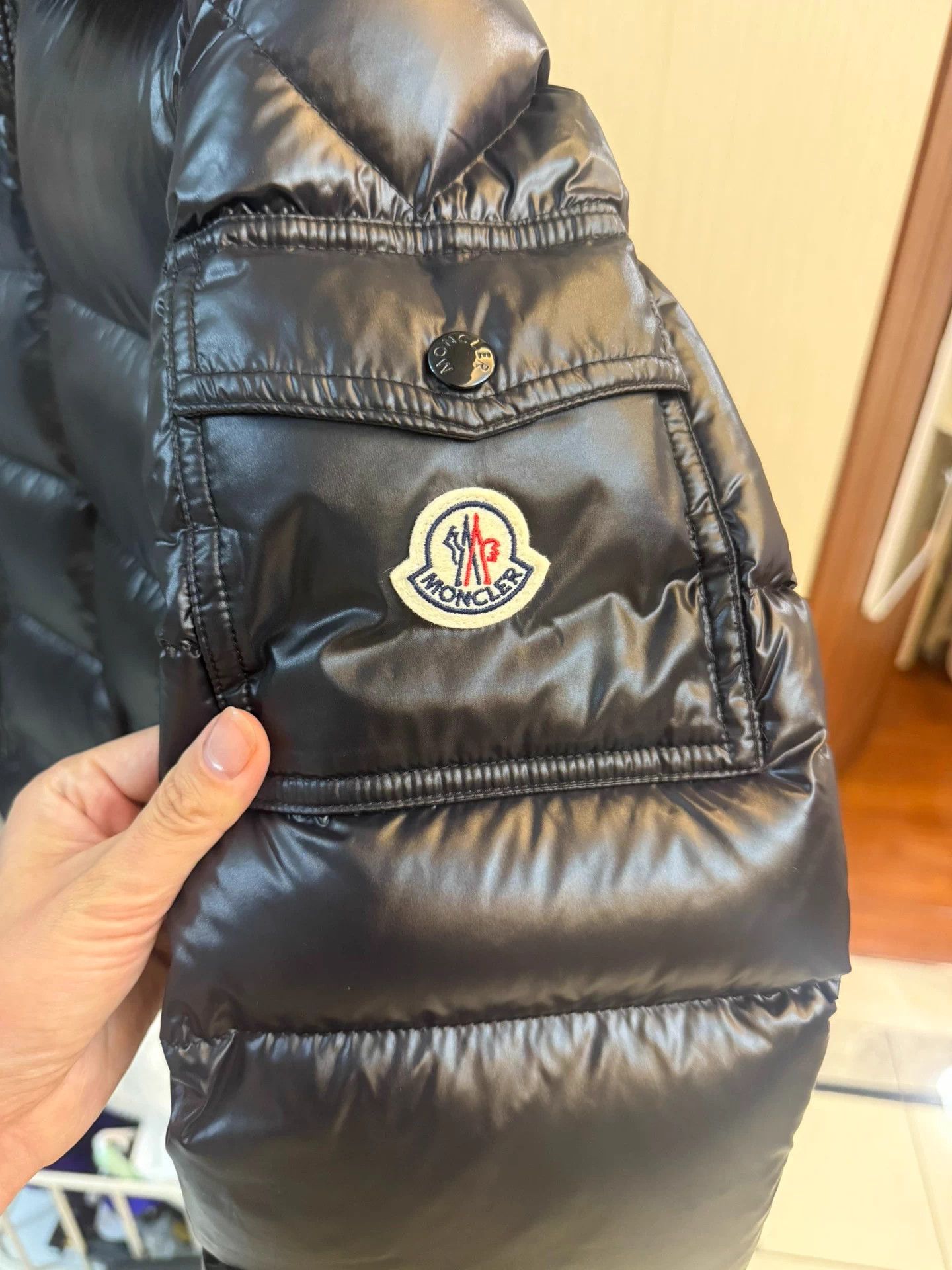 Moncler Moncler Maya solid short zip hooded unisex puffer 3 new tags Size M / US 6-8 / IT 42-44 - 2 Thumbnail