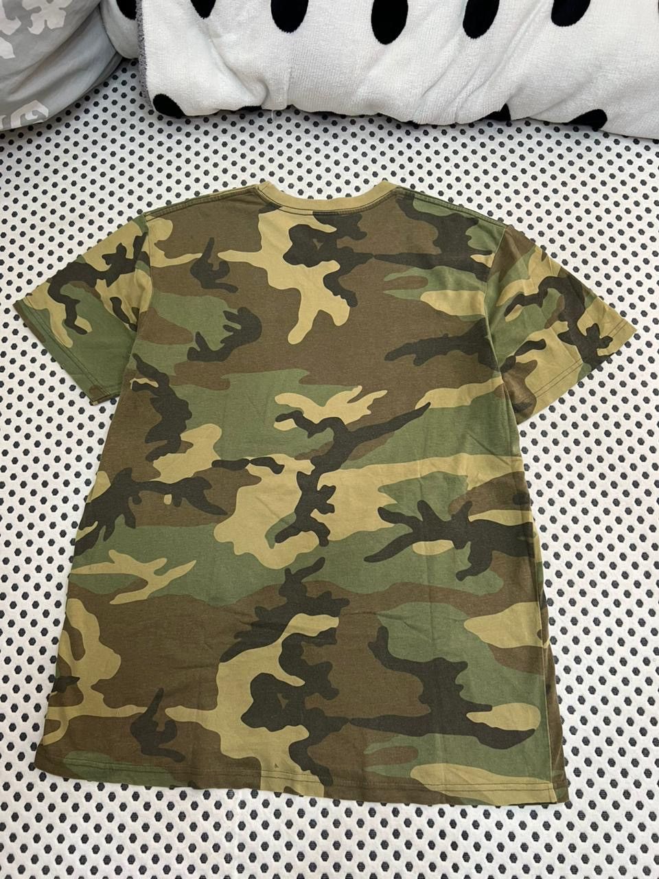 Supreme Who The Fuck Is SUPREME Woodland Camo Tee Size US L / EU 52-54 / 3 - 2 Thumbnail