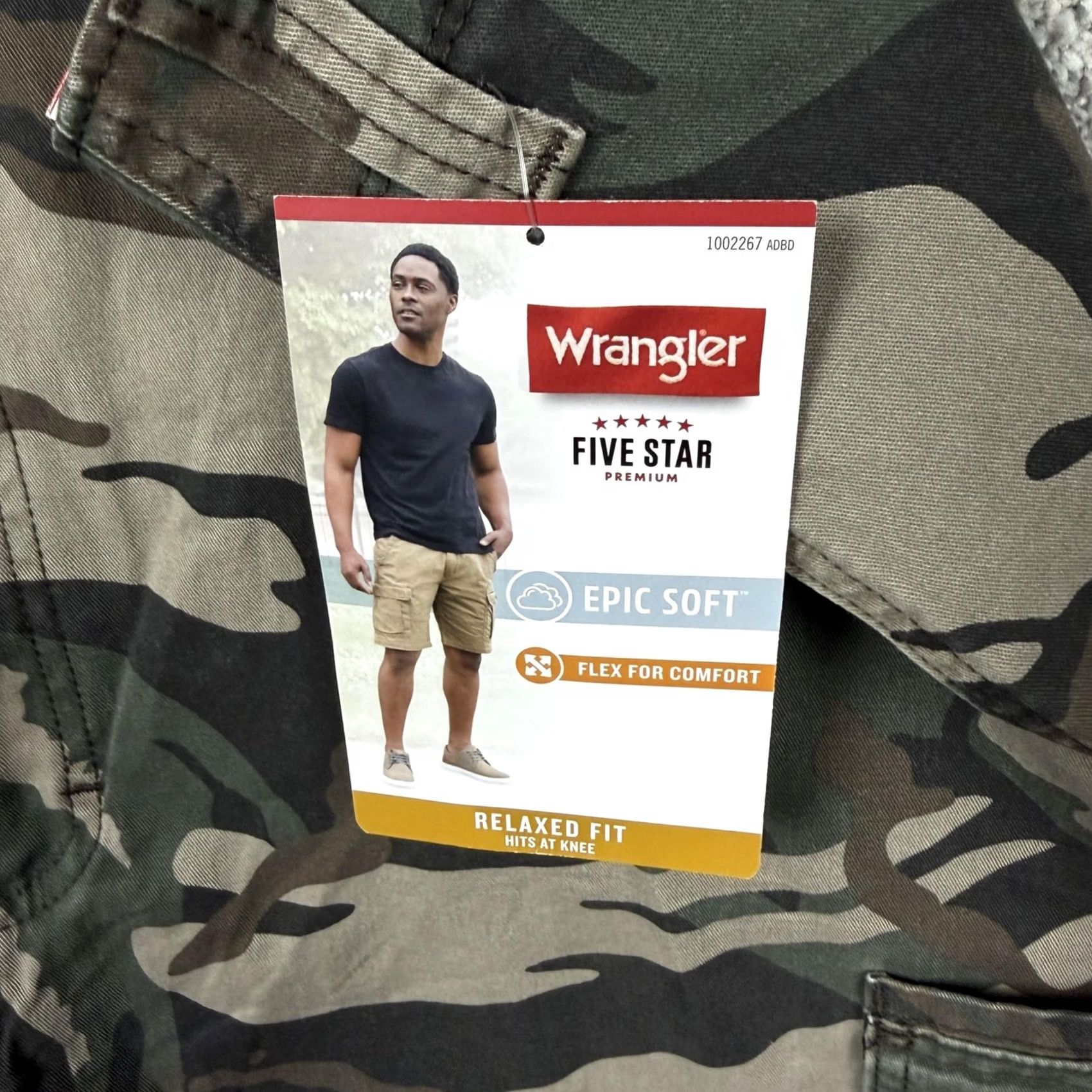 Wrangler Wrangler Cargo Shorts 48x9.5 Relaxed Fit Woodland Camo Epic Soft Skater Gorpcore Men Cargo Short Camouflage Green 90s? Size US 32 / EU 48 - 3 Thumbnail