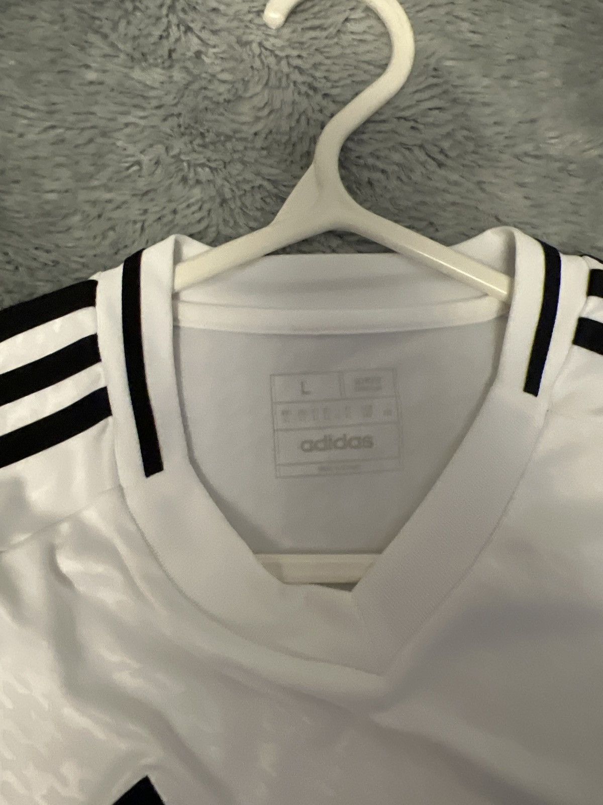 Adidas REAL MADRID 2024/25 HOME JERSEY SZ L Size US L / EU 52-54 / 3 - 4 Thumbnail