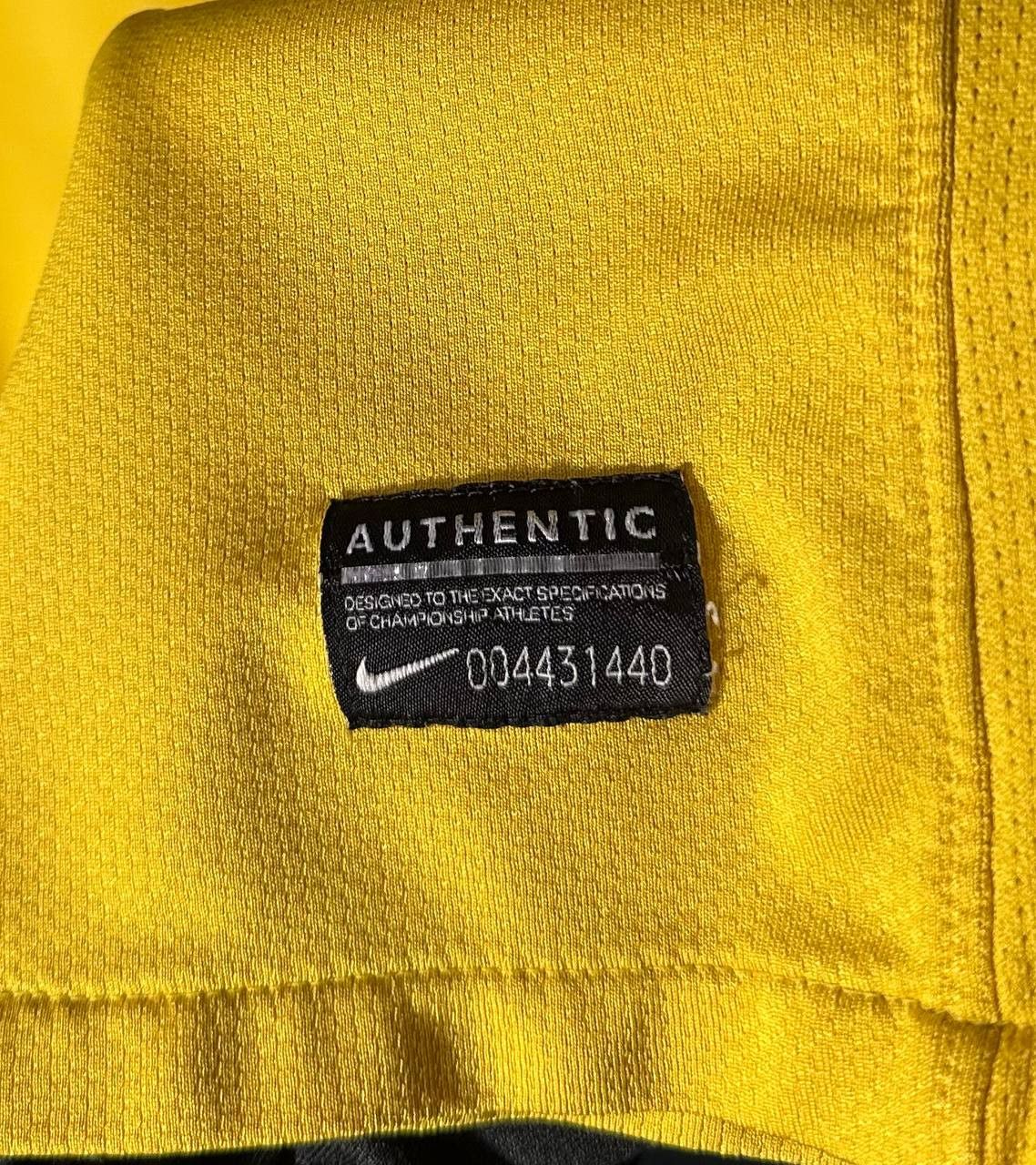 Nike BRAZIL 2010 - 2011 home FOOTBALL Shirt soccer jersey NIKE Size US M / EU 48-50 / 2 - 4 Thumbnail