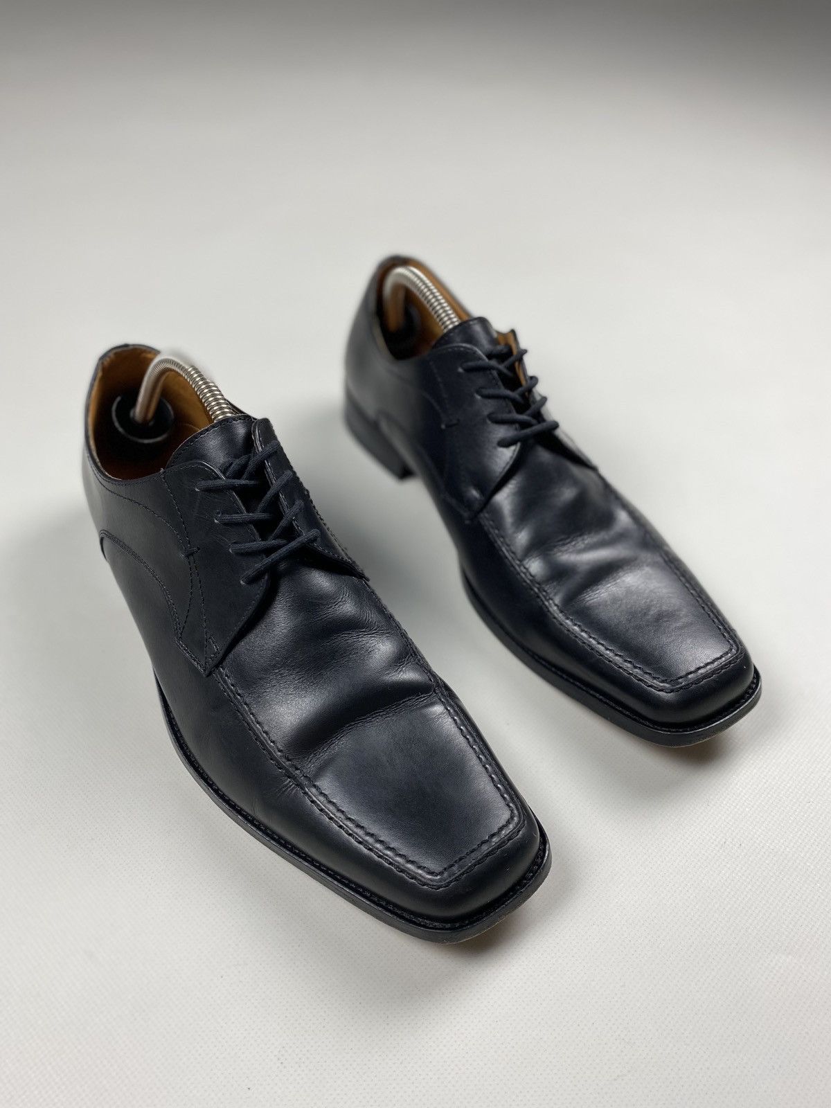 Loake Loake men’s leather formal lace up shoes size US 10 Size US 10 / EU 43 - 2 Thumbnail