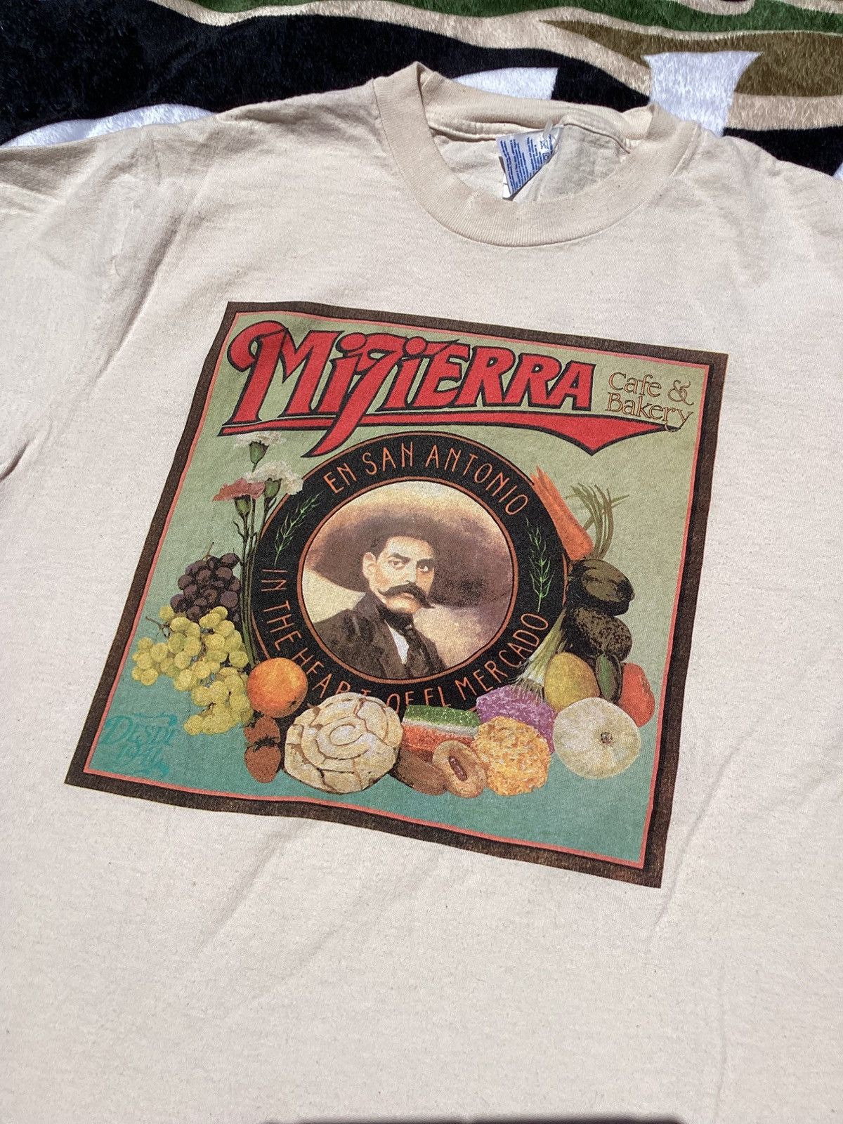 Vintage Vtg 90s Mi Tierra café bakery San Antonio single stitch Tee Size US M / EU 48-50 / 2 - 2 Thumbnail