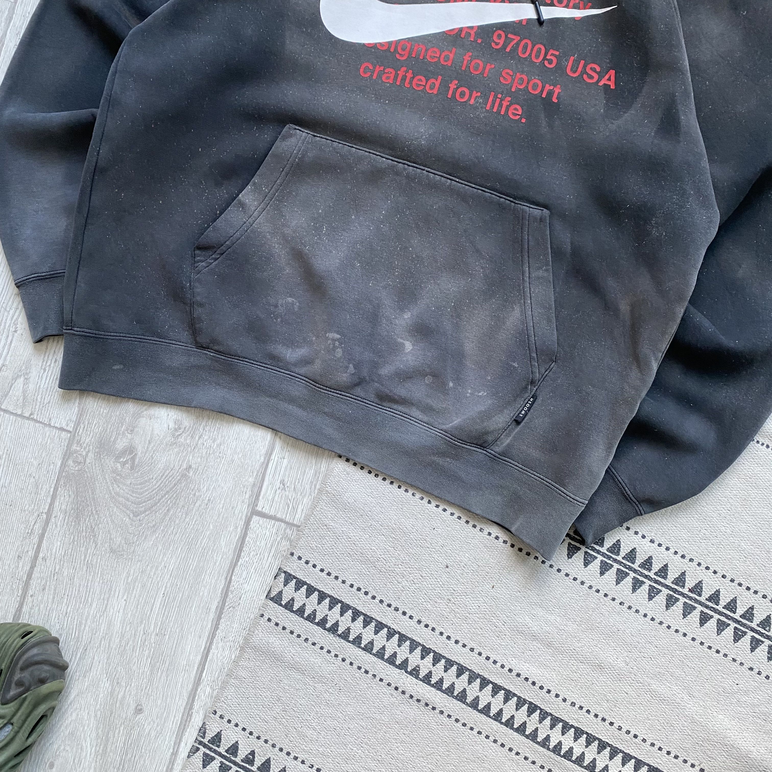 Nike 🔨 Thrashed Vintage Nike hoodie Center logo Swoosh Size US L / EU 52-54 / 3 - 3 Thumbnail
