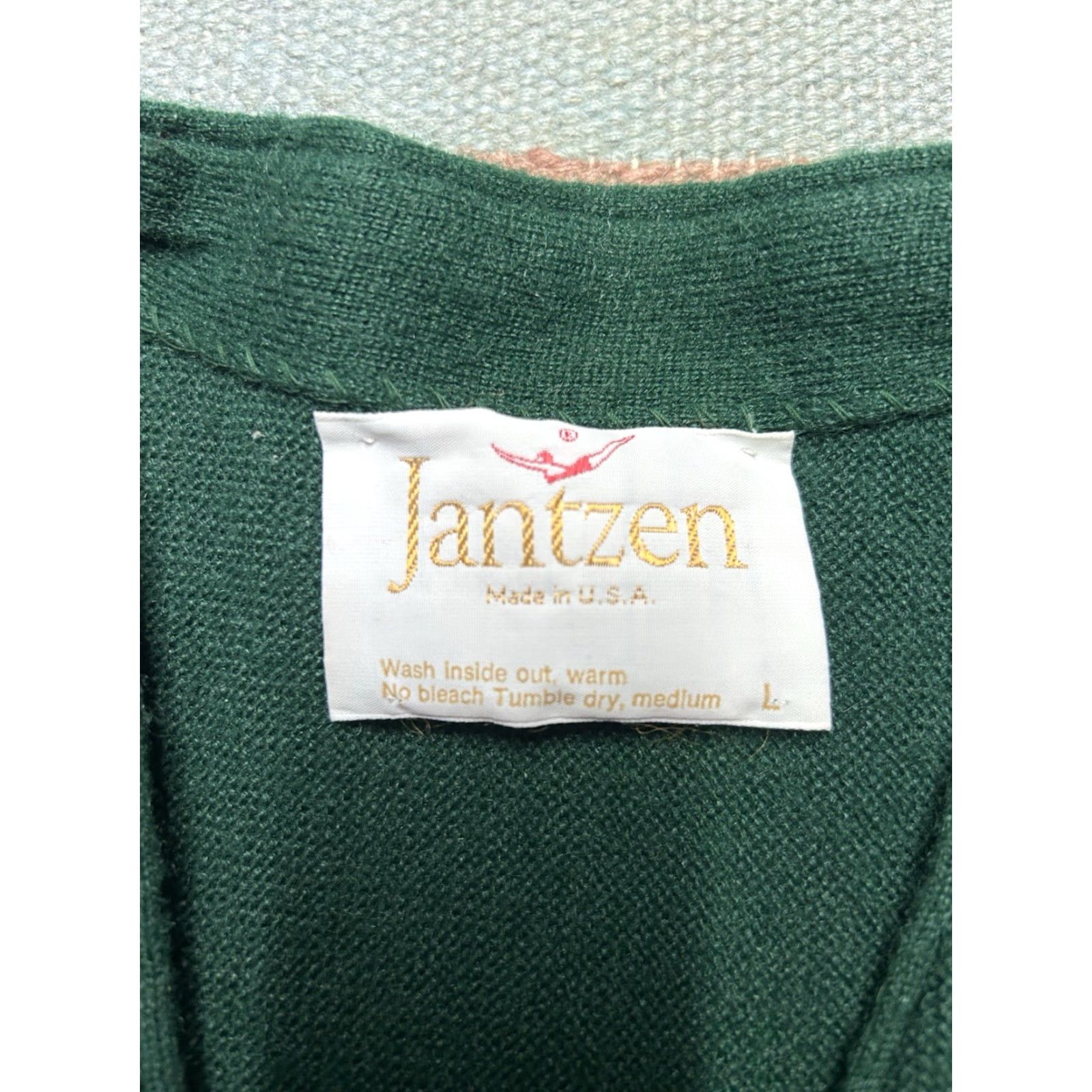 Jantzen Vintage Jantzen Large Purple Wool Knit Cardigan Men’s Sweater User: Vintage Jantzen Large Purple Wool Knit Cardigan Men’s Sweater Size US L / EU 52-54 / 3 - 4 Thumbnail