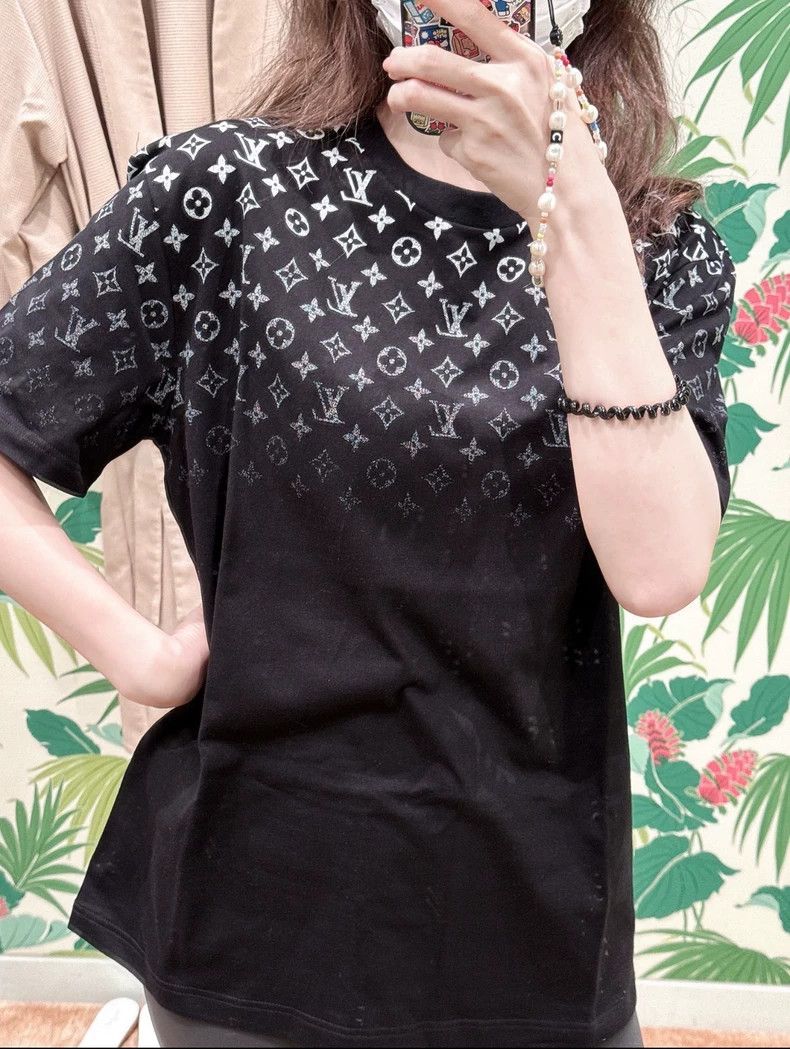 Louis Vuitton Louis Vuitton Dark Blue short sleeves Size US M / EU 48-50 / 2 - 7 Thumbnail