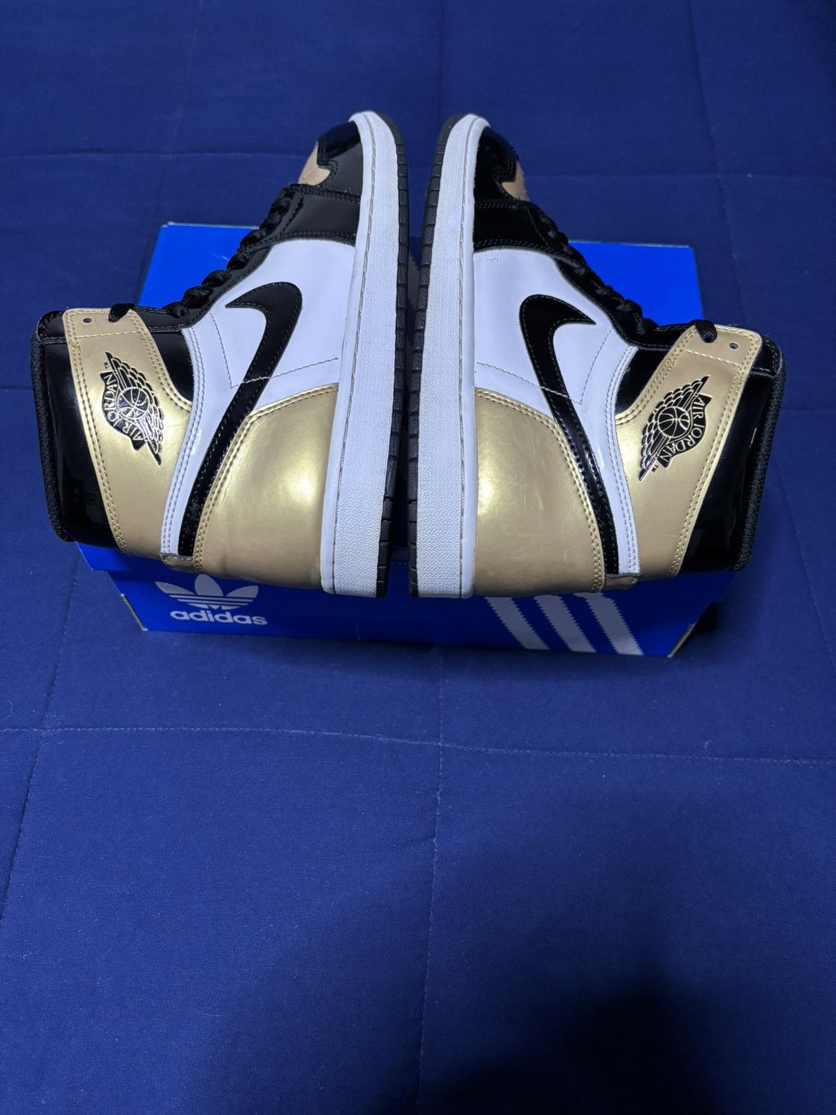 Jordan Brand Jordan 1 Retro High OG NRG Gold Toe 2018 Size 9.5 Size US 9.5 / EU 42-43 - 3 Thumbnail