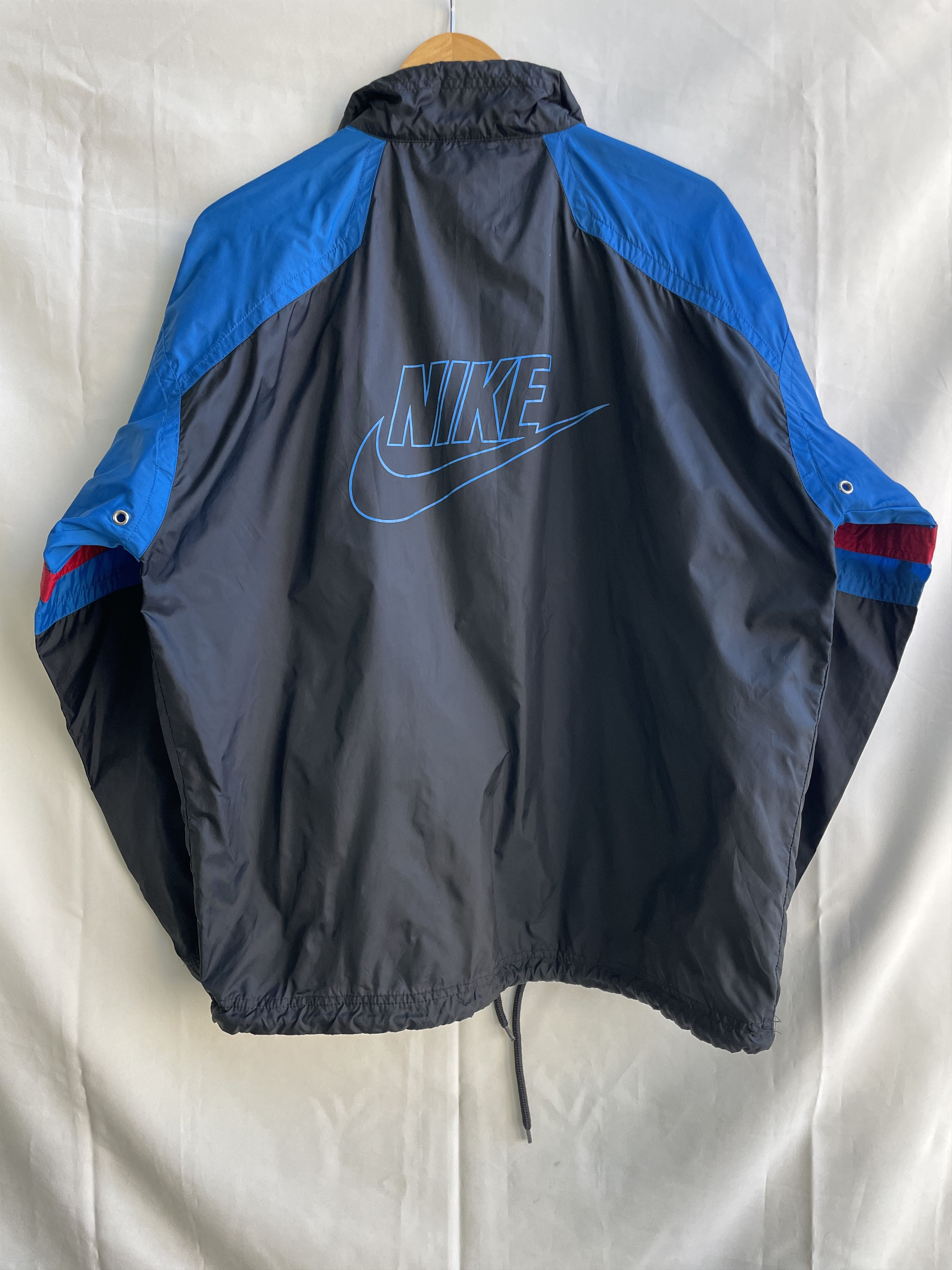 Nike Nike Vintage 90's Lightweight Nylon Windbreaker Size M Size US M / EU 48-50 / 2 - 2 Thumbnail