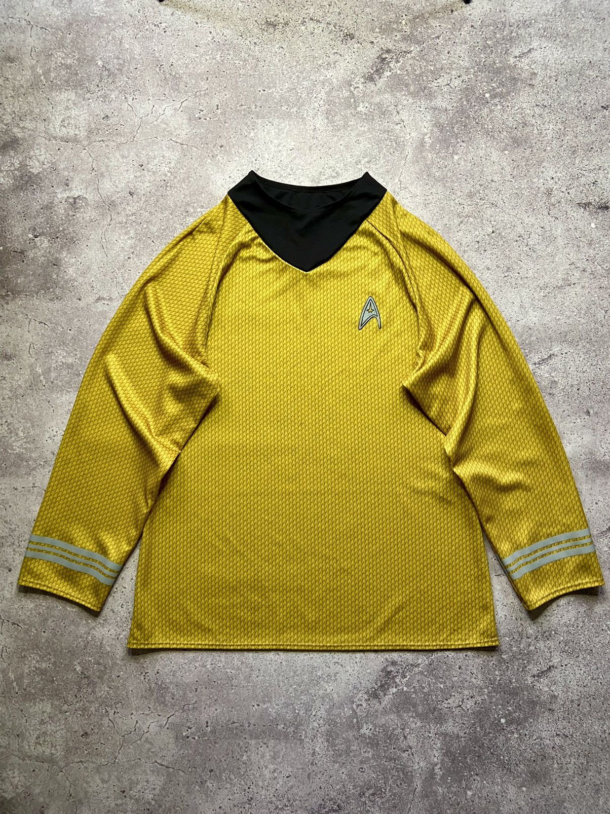 Vintage Vintage Star Trek “Captain Kirk” Jersey Made In USA Size US XL / EU 56 / 4 - 1 Thumbnail