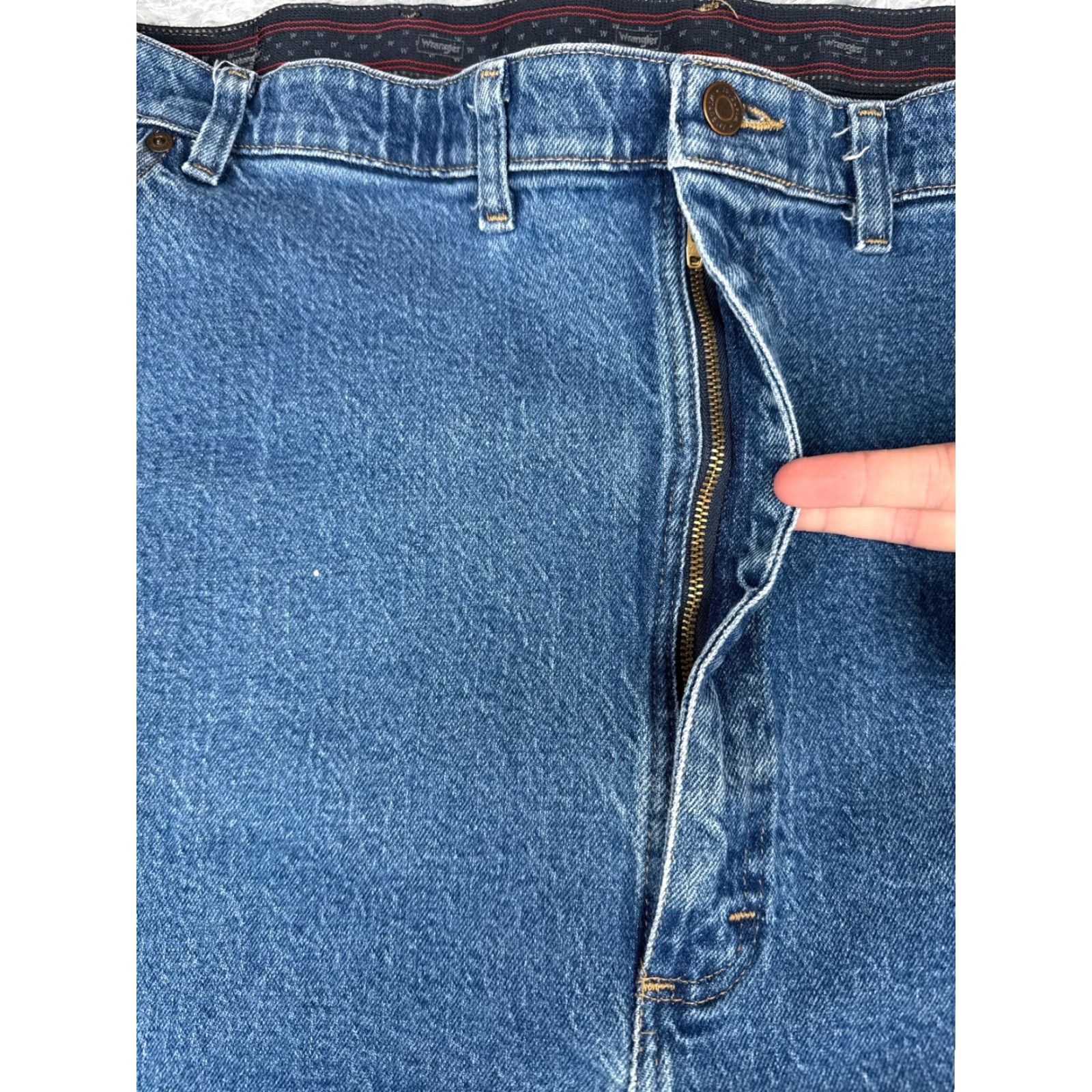 Wrangler Wrangler jeans Mens 50x30 Blue Denim Straight Leg Comfort Waist Cotton Blend Size US 34 / EU 50 - 3 Thumbnail