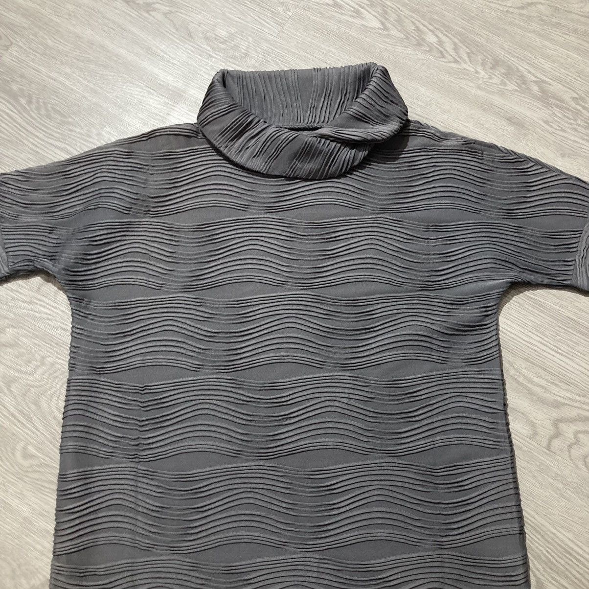 Issey Miyake 2000s HanaHana Pleats Issey Miyake Style Turtleneck Top Size L / US 10 / IT 46 - 4 Thumbnail