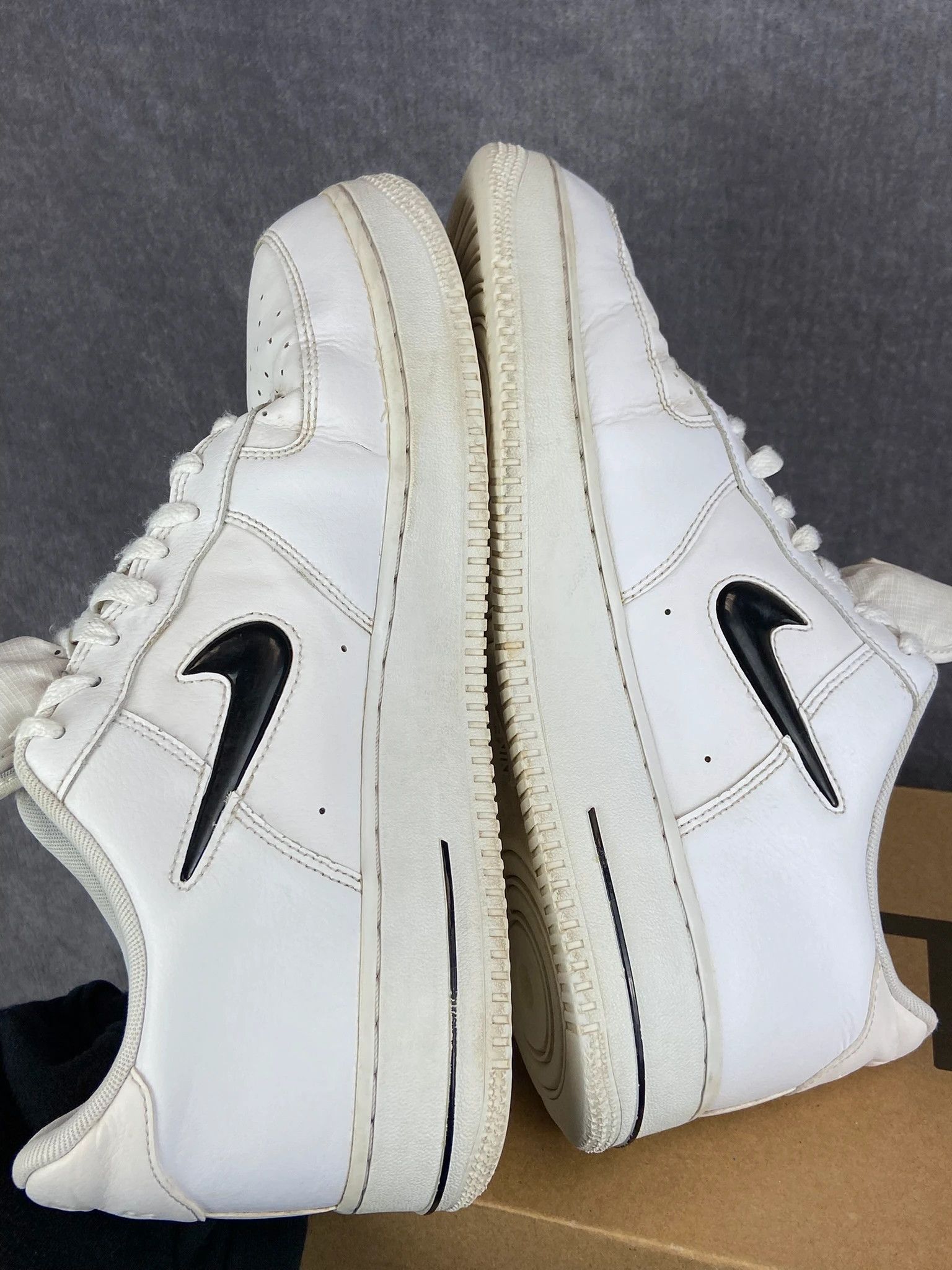 Nike Nike Air Force 1 white sneakers with black swoosh Size US 13 / EU 46 - 10 Thumbnail