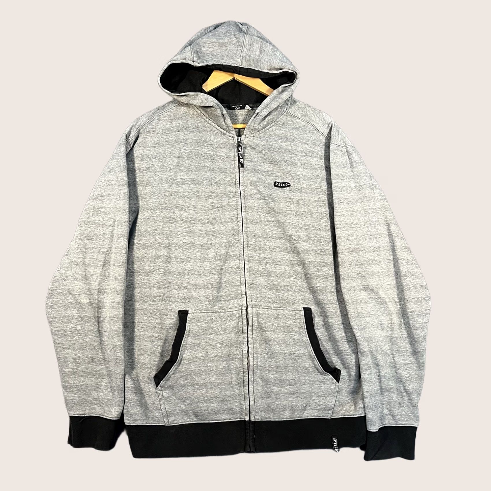 Volcom VINTAGE Volcom Hoodie Large Gray Striped Y2K Skater Surf Grunge Full Zip Mens Size US L / EU 52-54 / 3 - 1 Thumbnail