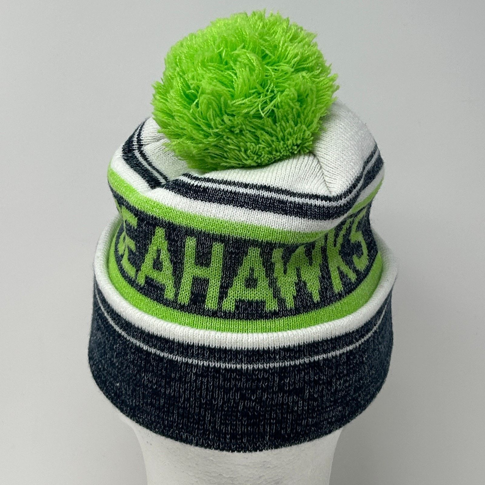 New Era Seattle Seahawks Cuffed Pom Pom Beanie Toque Winter Hat NFL Size ONE SIZE - 5 Thumbnail