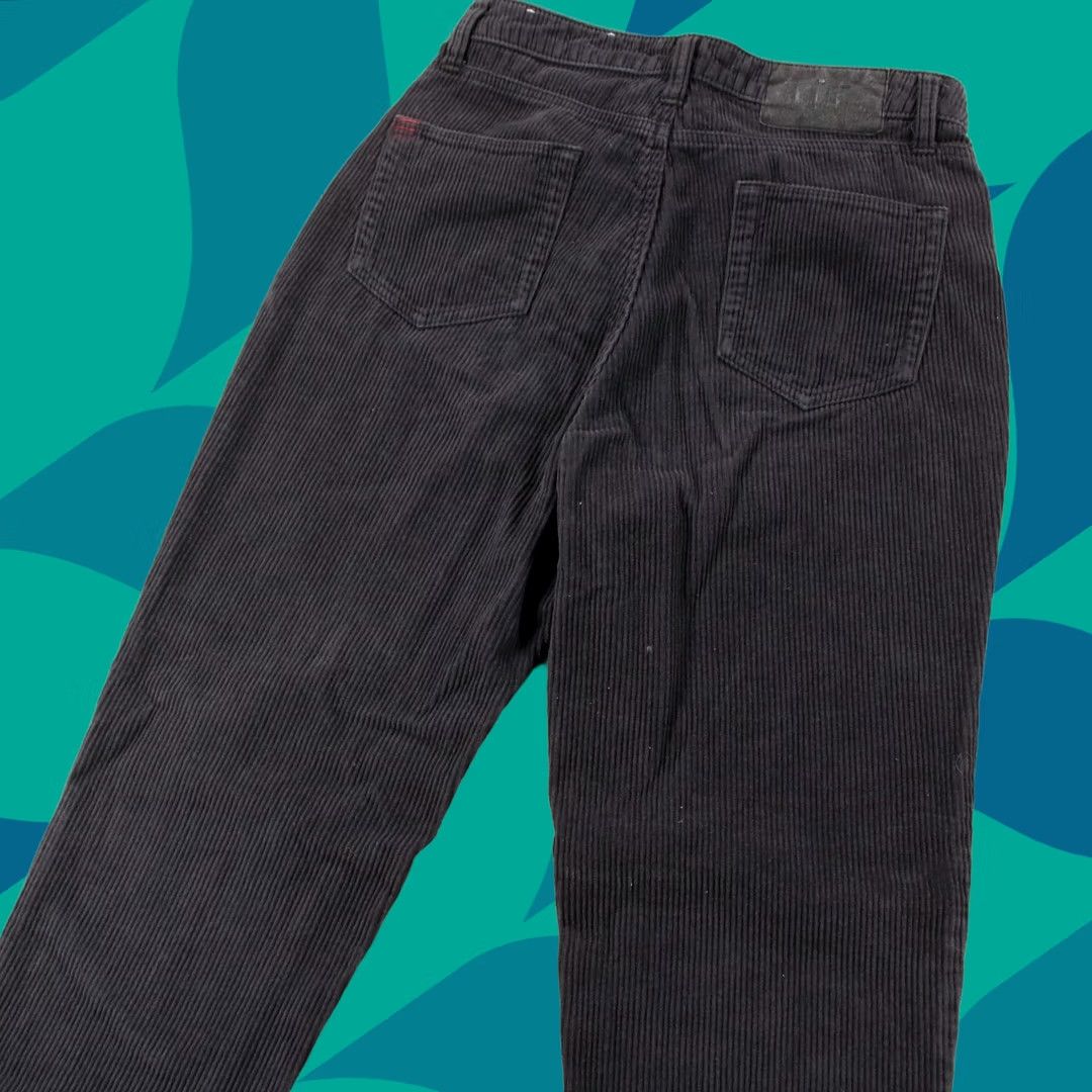 Bdg BDG High Rise Mom Corduroy Pants Jeans 26 x 28 Black Women Slim 90s y2k Indie Sleaze Bodys? Size 26" / US 2 / IT 38 - 1 Thumbnail